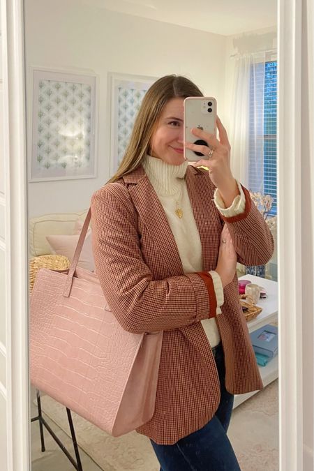 Work OOTD 🤍 Carrying my new under $130 BEIS work bag in Atlas Pink, classic size! 

Abercrombie Turtleneck - Size XS (oversized fit)
Target Blazer - Size XS (oversized fit) 
Anthropologie Heart Necklace
Target Loafers - Size 7.5 (sized up a size to be extra comfy) 

Workwear, officewear, work bag, office bag, professional, professional attire, business, business casual attire, office ootd

#LTKfindsunder50 #LTKworkwear #LTKitbag
