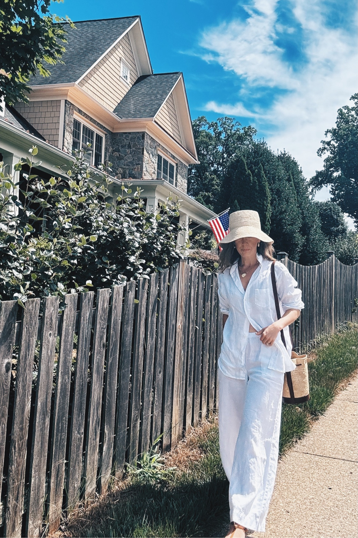 Going easy this summer in Frank and Eileen. $50 off with ESCAPE. Linking my favorites below. #frankandeileenpartner #wearloverepeat

#LTKSeasonal #LTKStyleTip