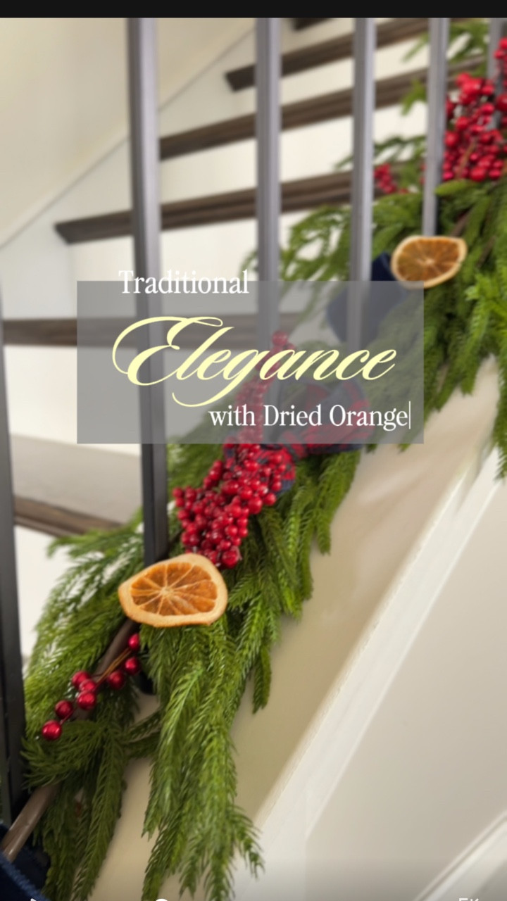 Dried oranges add that traditional, classy detail to any Christmas setup.  It’s all about the little touches.🎄🌿🏇

🍊Temperature:
200°F (93°C): low and slow so they don’t burn.

🍊Time:
2.5 to 3 hours, depending on how thick the slices are.

#christmas #holidayseason #christmasdecorideas