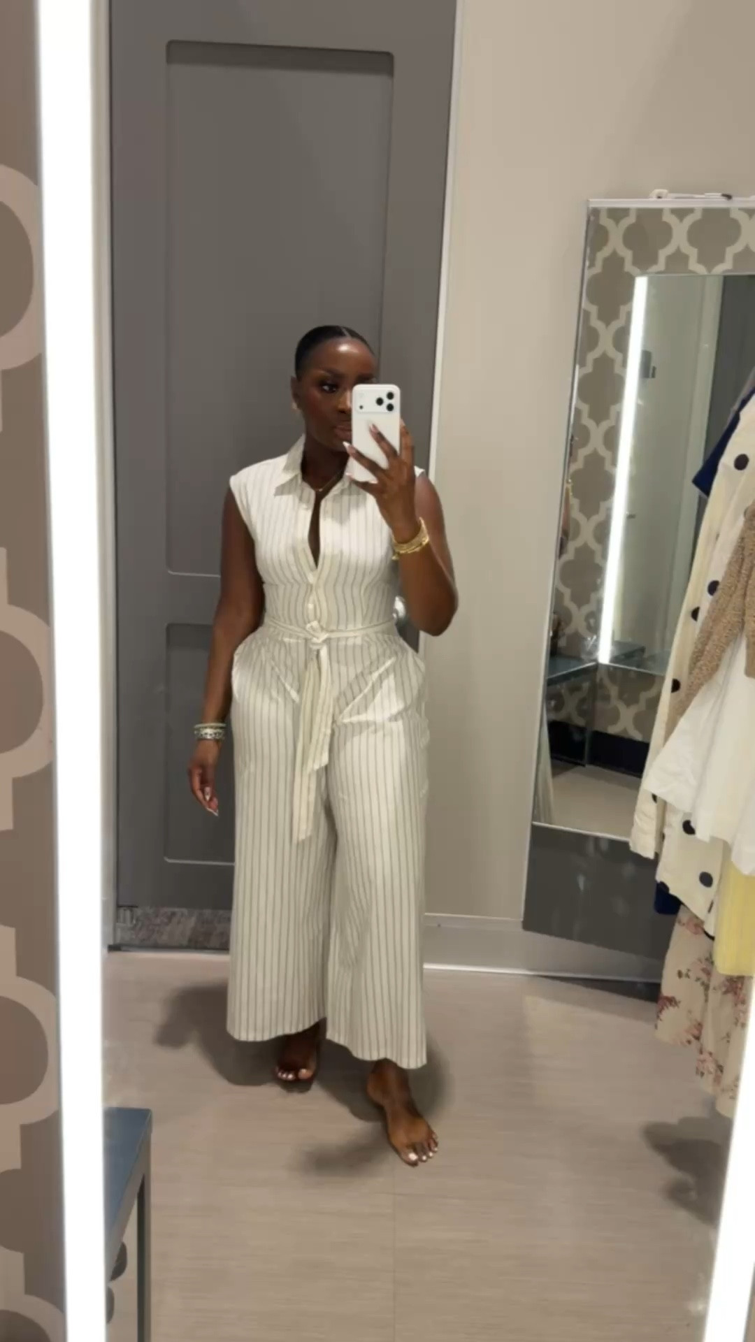 I was so thirsty to try this jumpsuit on that I squeezed myself into an XS. I could totally use a small or maybe even a medium to make it more loose fitting. Maybe a small, so that I can fit my waist nicely. This is a cute spring outfit and it seems like it’s meant to be gaucho style.
