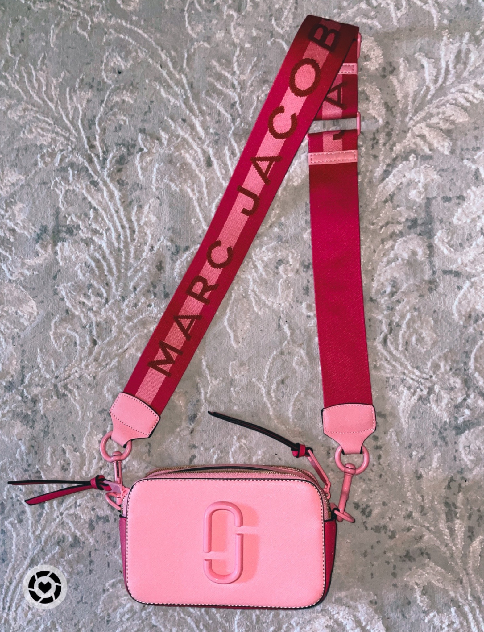 Marc Jacobs snapshot purse dupe, pink Snapchat purse, snapshot purse sale, designer dupe purse

#LTKunder50 #LTKsalealert #LTKitbag
