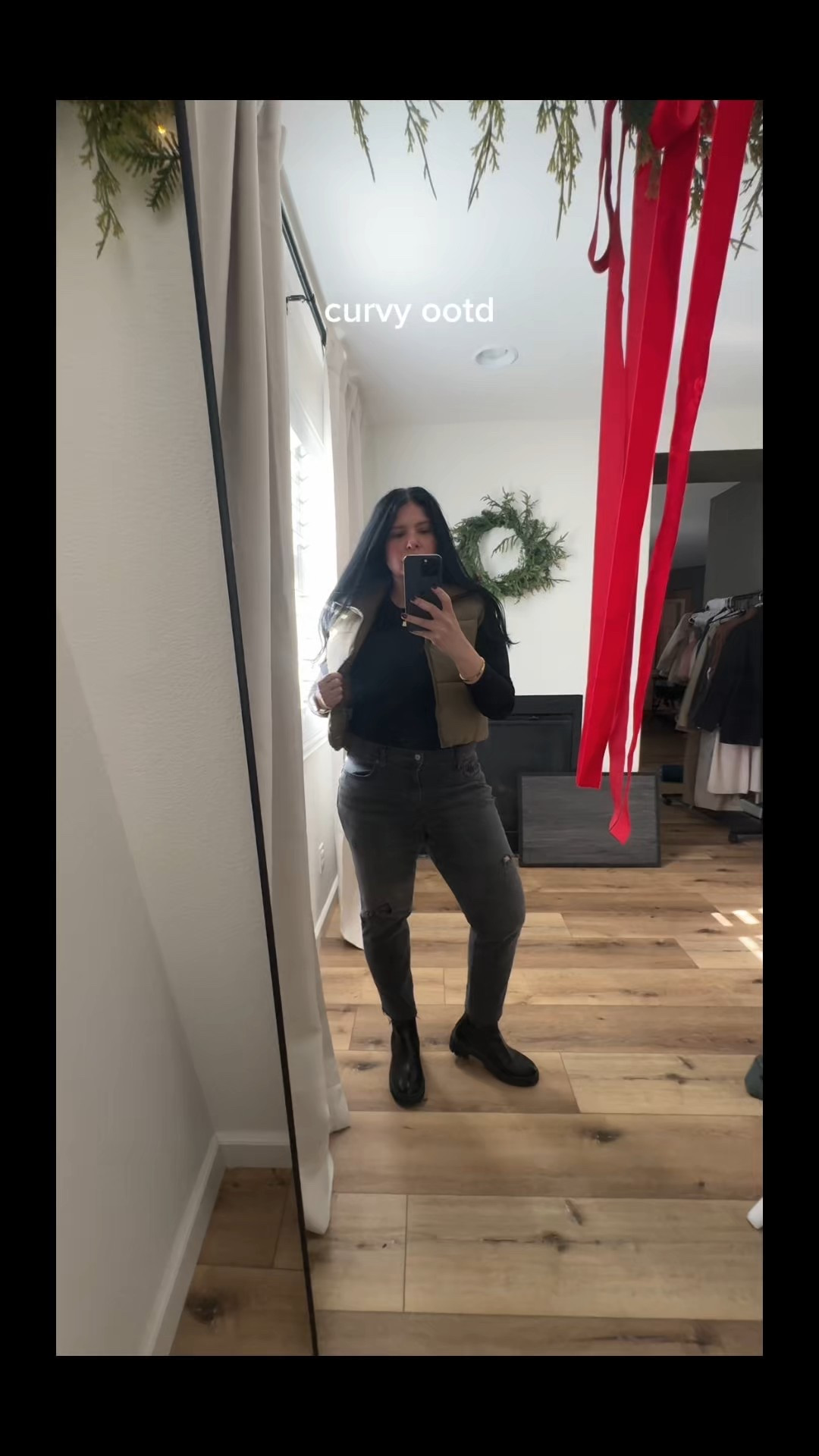 Curvy girl ootd // Large in top and 10 in the jeans 



#LTKGiftGuide #LTKmomlife #LTKootd