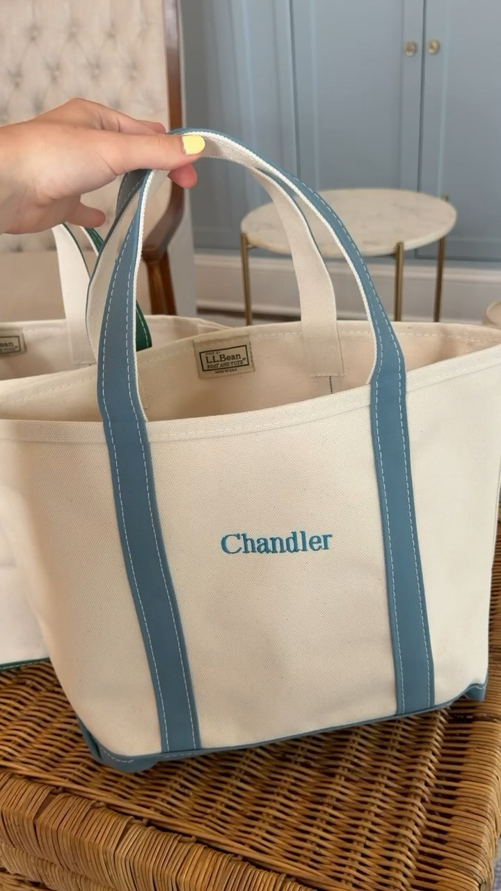 My new favorite tote bag! I got these as a gift for our kid's teachers this year and had to buy one for myself! They can be personalized and make for a great gift!

Tote bag, purse, crossbody, Personalized bag

#LTKootd #LTKTravel #LTKKids