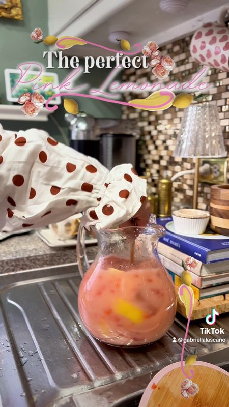 The perfect strawberry lemonade! #Lemonade #Kitchen #Home #Design #HomeDesign #Interior #Kitchen #Spring #FoodRecipes

#LTKVideo #LTKhome #LTKparties