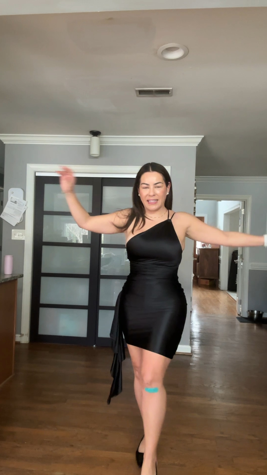 I’m obsessed with this dress, so flattering and fits tts it’s the perfect cocktail or date night dress 

#LTKFindsUnder50