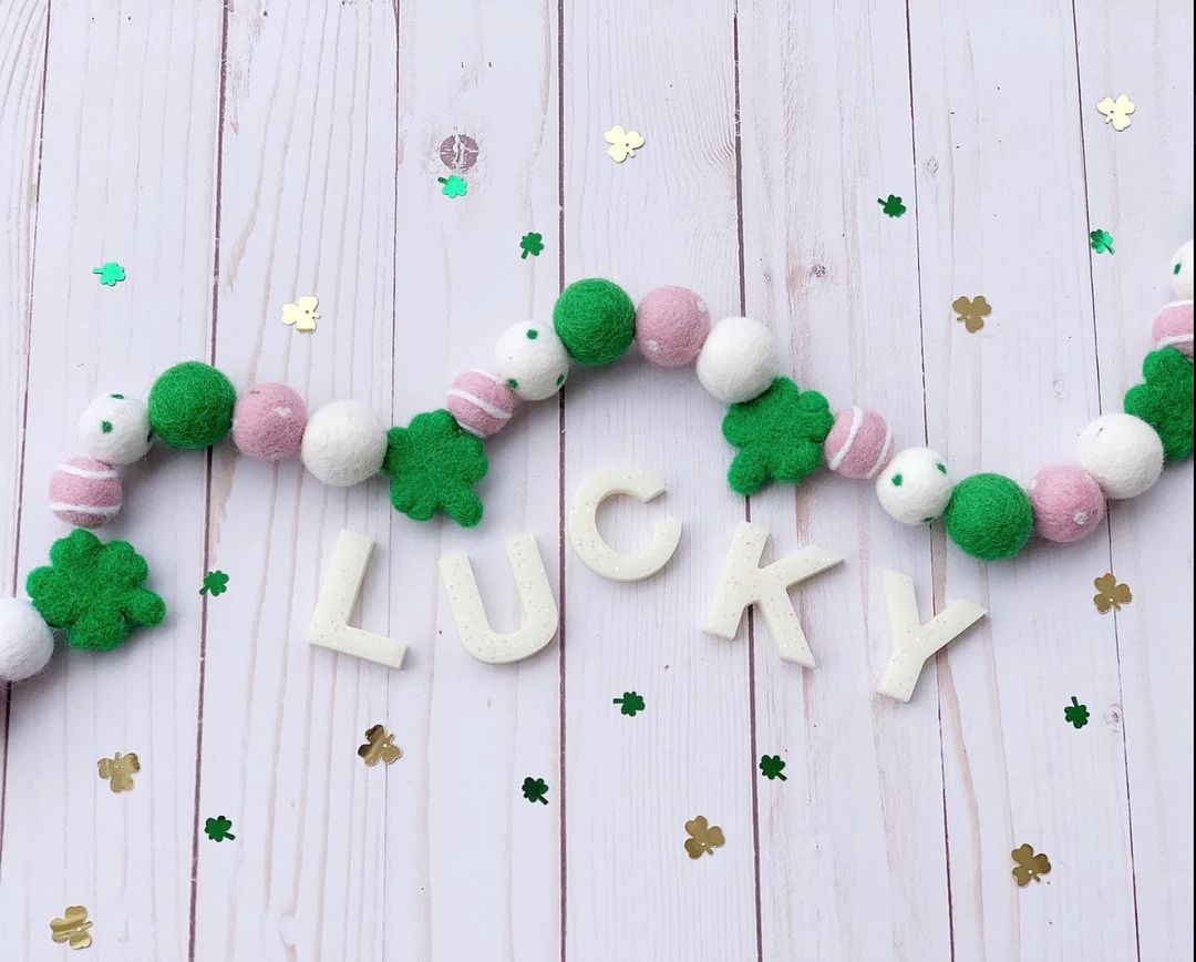 St Patricks Day Felt Garland / Pink and Green / Shamrock Decor - Etsy | Etsy (US)