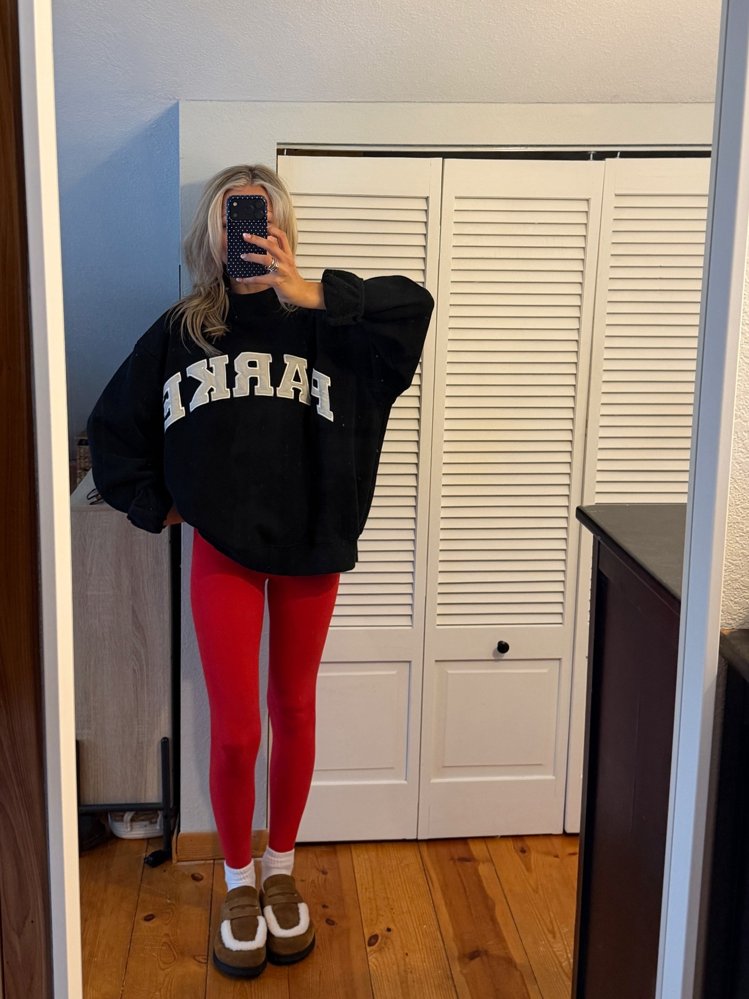 L/XL sweatshirt, xs leggings

#LTKFindsUnder50 #LTKFindsUnder100 #LTKSaleAlert