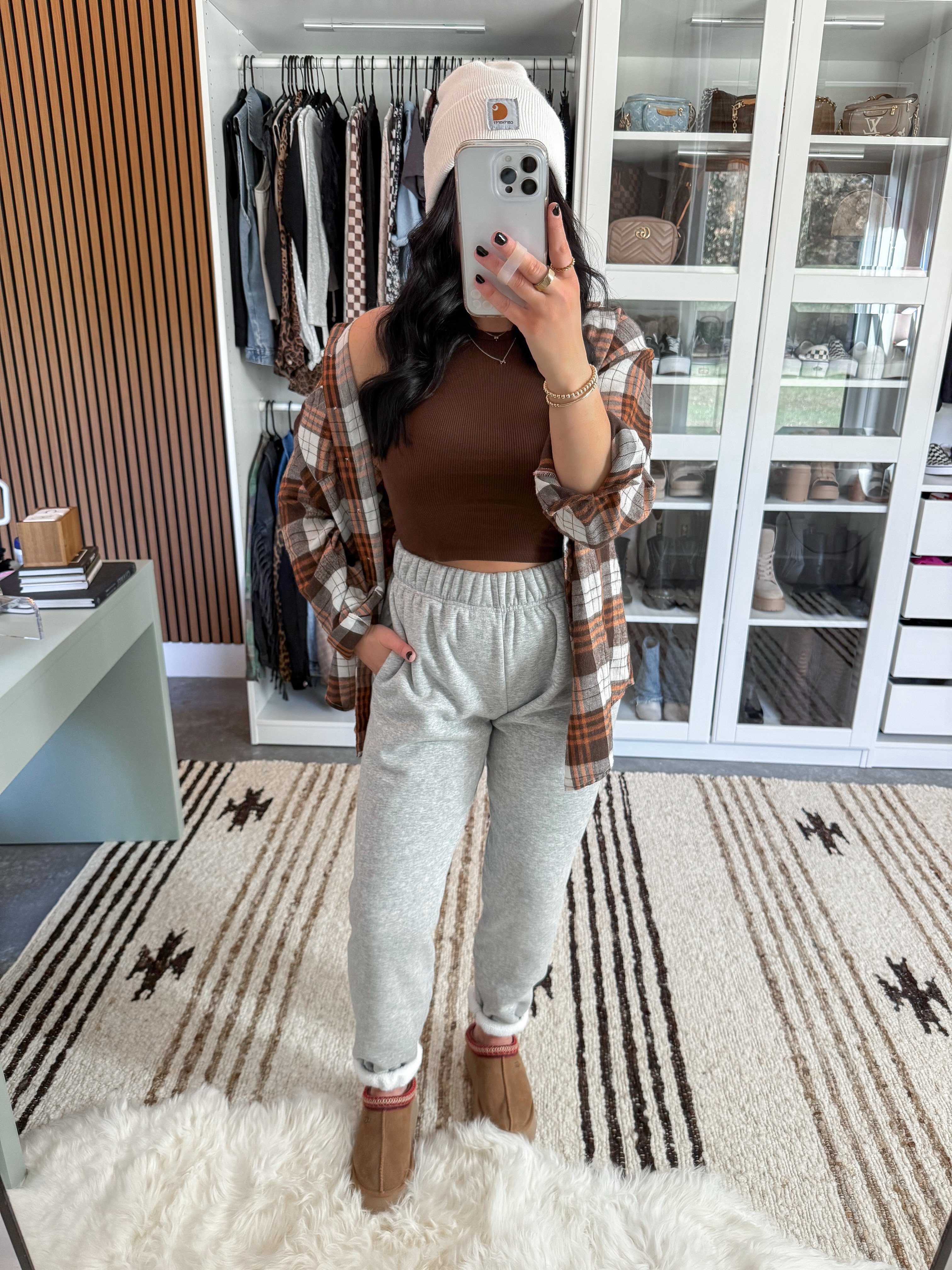 Comfy OOTD 🤎

Tank Top - xs (01 brown color)
Flannel - sized up one to a medium for an oversized fit (chocolate 7123 color)
Sweatpants - sized up one to a medium for a baggier fit, but also could've done my usual small

Comfy outfits are the best outfits 👏🏼 Loving this brown and heather grey combo! I paired these super comfortable sweatpants with this brown ribbed tank top (one of my favorite basics!), added this plaid flannel, a neutral carhartt beanie and my comfy Ugg Tazz's!

 

 #LTKCyberWeek #LTKootd #LTKSaleAlert