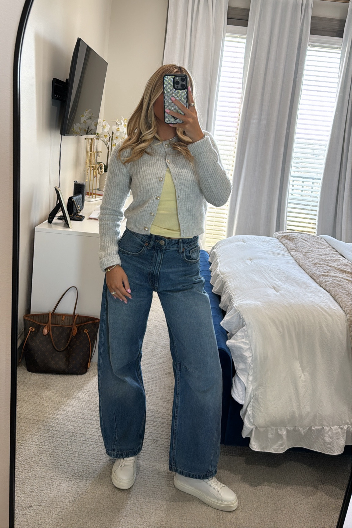 My jeans are the Mid Waist Baggy Balloon Jeans from Zara and I’m wearing a size 00!

#LTKStyleTip #LTKFindsUnder100