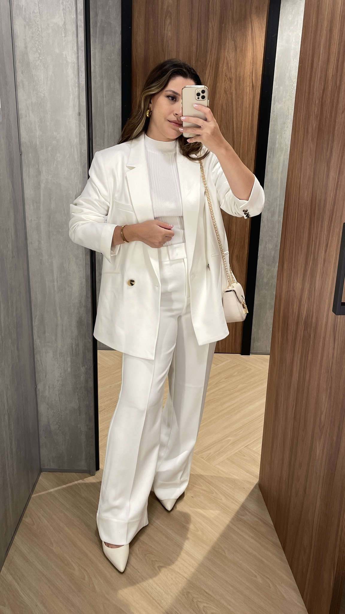 Alfaiataria, blazer e calça social branco 🤍

#LTKSeasonal #LTKmidsize #LTKbrasil