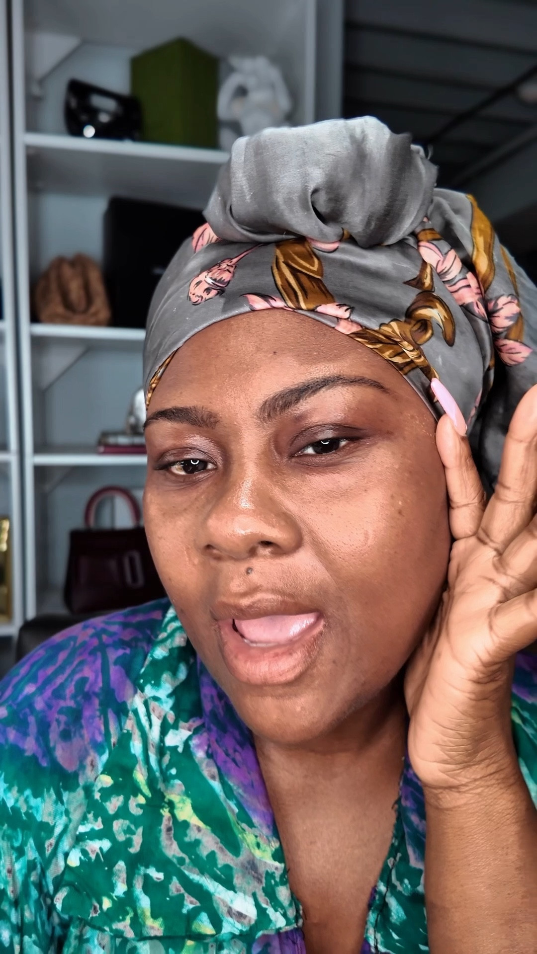 GRWM MAKEUP TRANSFORMATION! Let’s do a pinky soft glam on my skin for spring 

#LTKOver40 #LTKgrwm #LTKBeauty