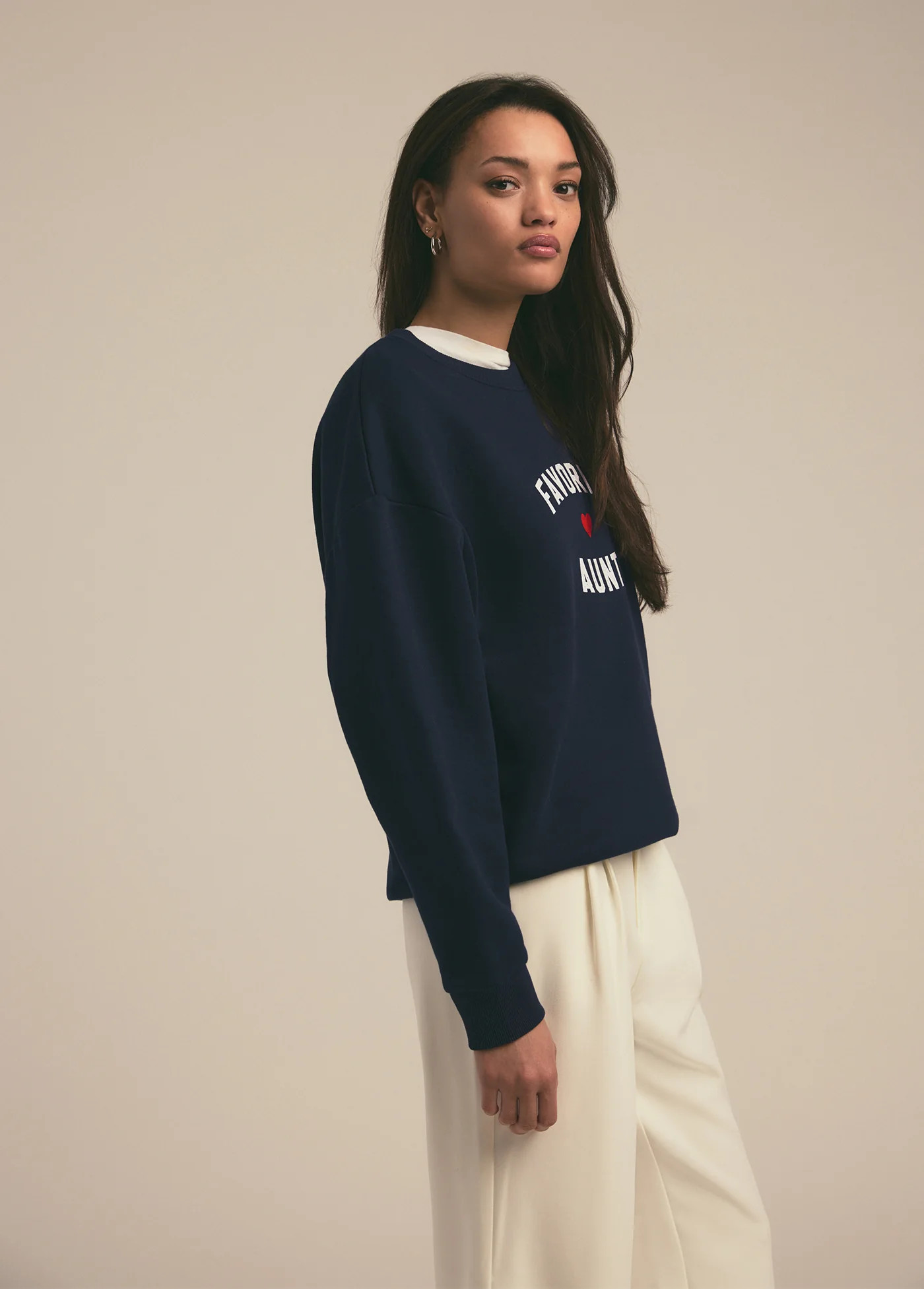 FAVORITE AUNT HEART LOGO SWEATSHIRT | Favorite Daughter