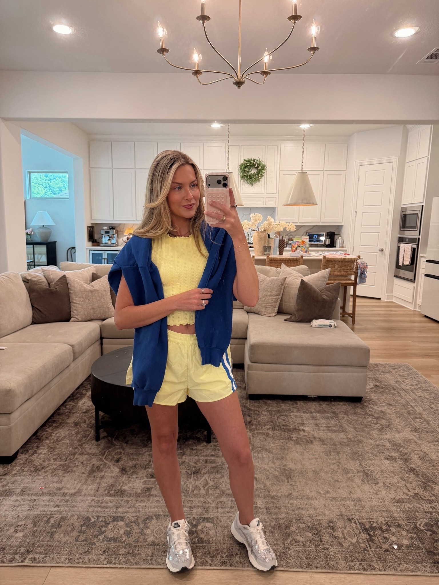 Target athleisure ☀️🫰🏻🫰🏻


#joylab #targetfinds
#targethaul
#yellowoutfit #summeroutfit #momstyle