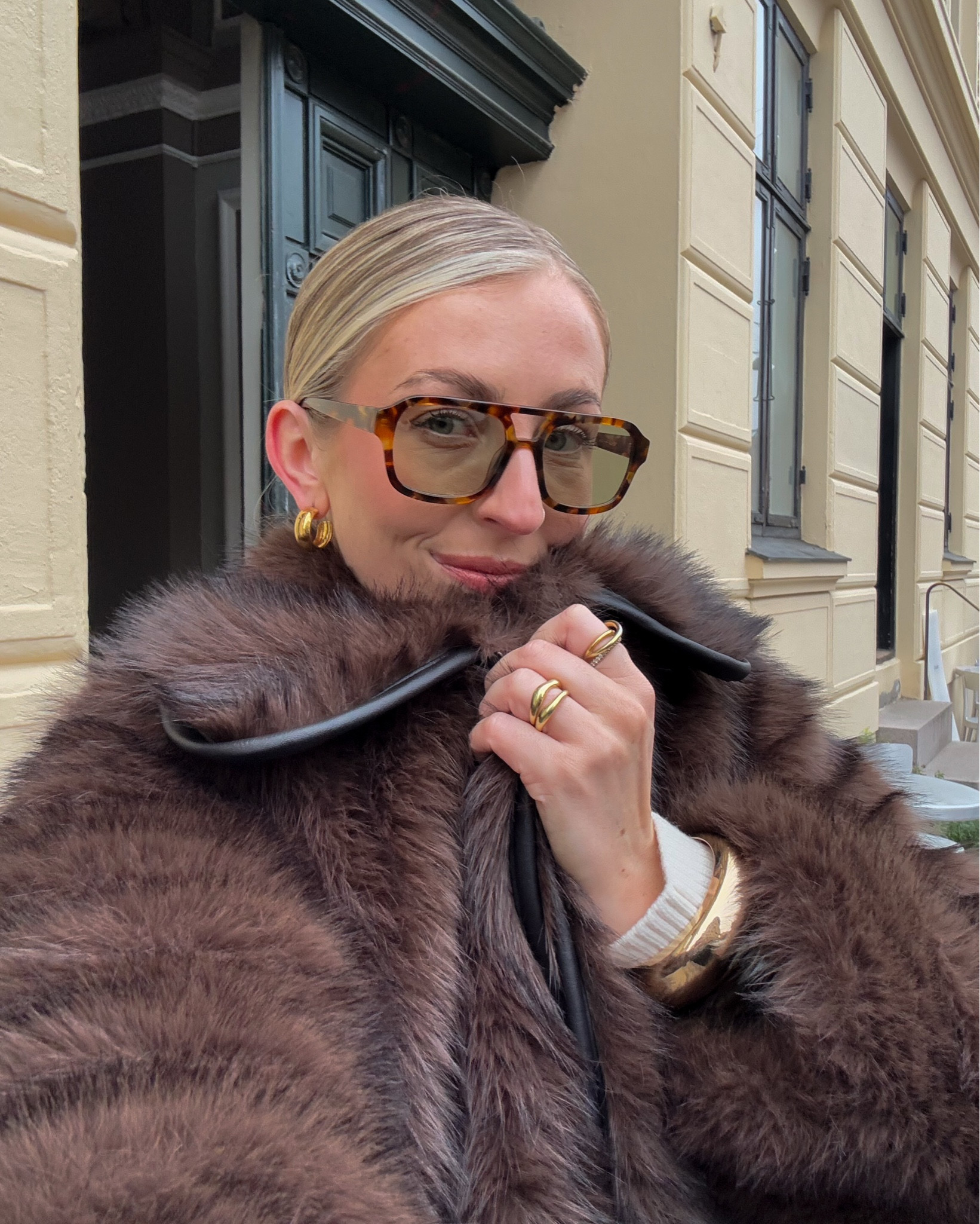 Brown faux fur coat & vehla sunglasses 🐻🤎

CPHFW, winter fashion, brown coat 

#LTKFashionMonth #LTKstyletip #LTKuk