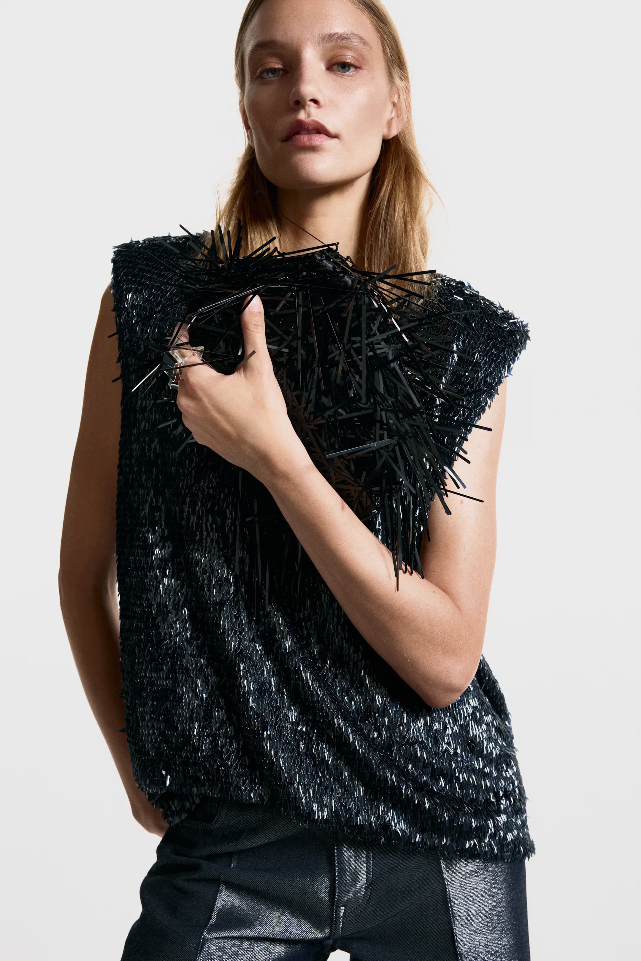 Embellished clutch | H&M (UK, MY, IN, SG, PH, TW, HK)