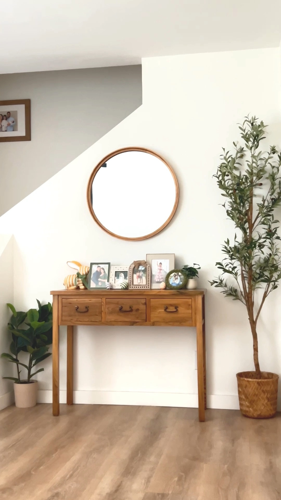 This little entryway/wall makes me so happy! I can style this in so many ways - the possibilities are endless! 

#LTKStyleTip #LTKFindsUnder100 #LTKHome