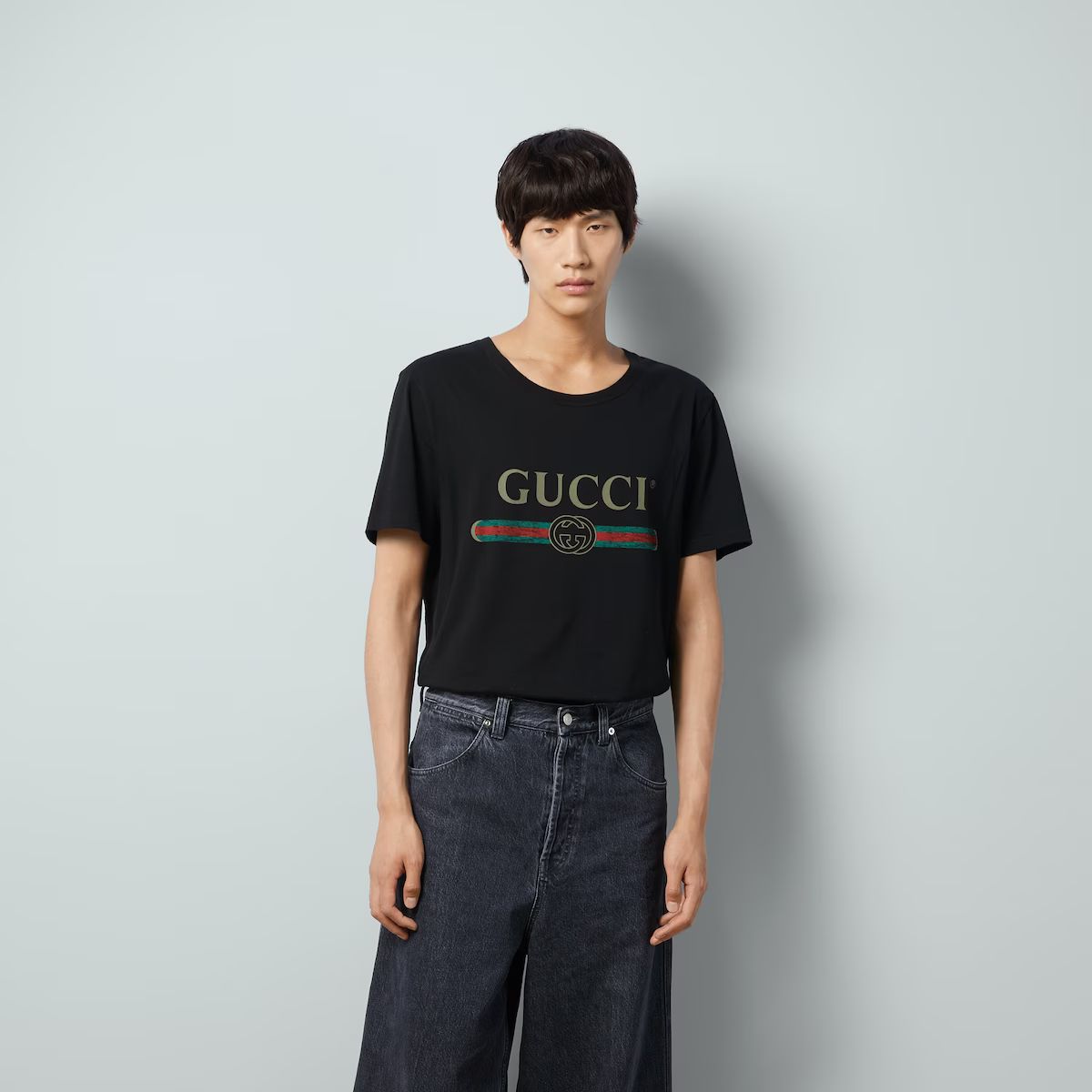 Oversize washed T-shirt with Gucci logo | Gucci (US)