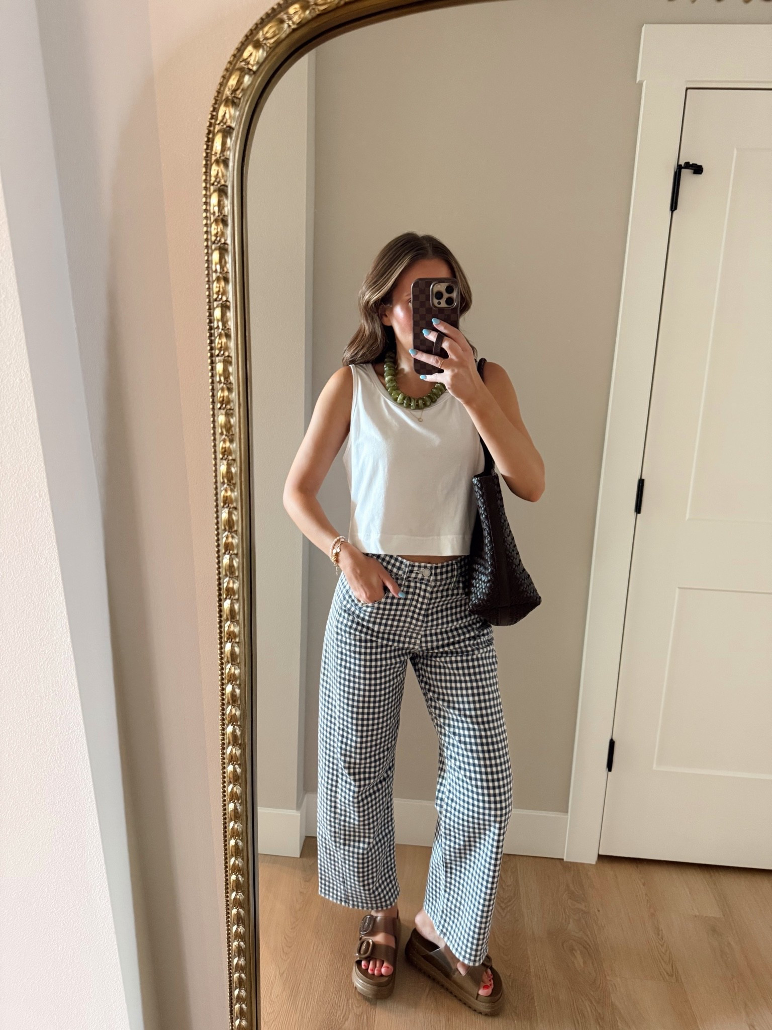 The CUTEST fall pants! These would be so cute for the classroom! Wearing a size 25 (fit tts) 
@thewillowtree