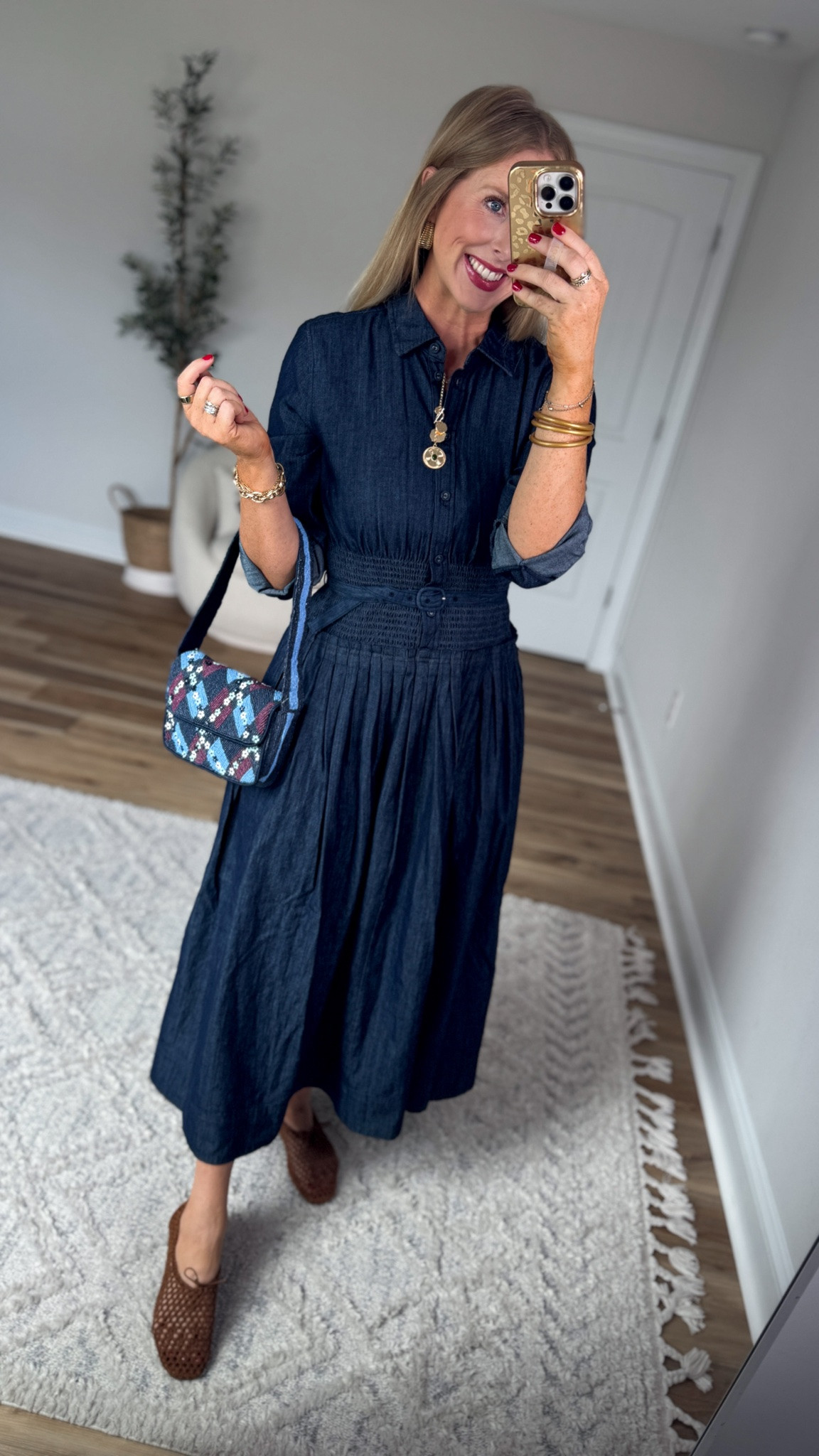 Weekend Walmart Wins try-on
Dark chambray smocked waist Shirtdress- small 
Beaded purse

#LTKootd