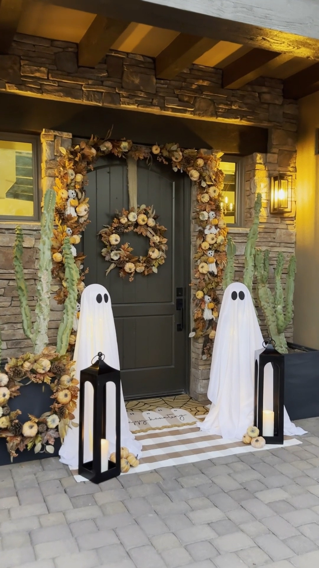 Simple Halloween Decor 👻 

#halloween #decor #entryway #ghost #interiordesign #halloweendecorinspo #halloweendecor #spooky #falldecor #fallaesthetic 


#LTKSeasonal #LTKHome #LTKStyleTip