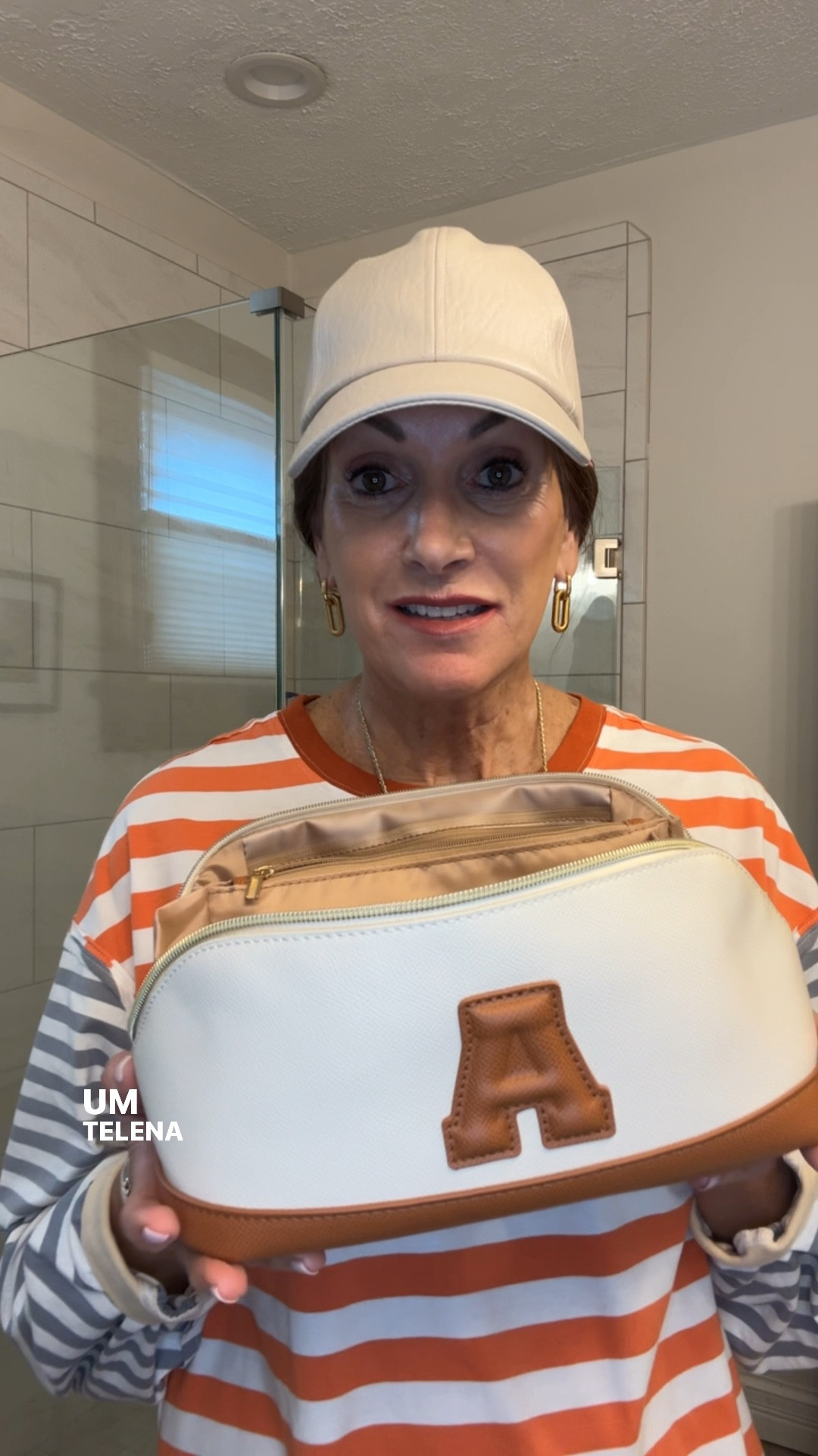 Vegan leather makeup bag



#LTKTravel #LTKBeauty #LTKVideo