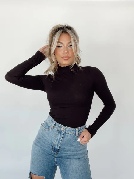 Black Fall Essential Top | Lane 201 Boutique