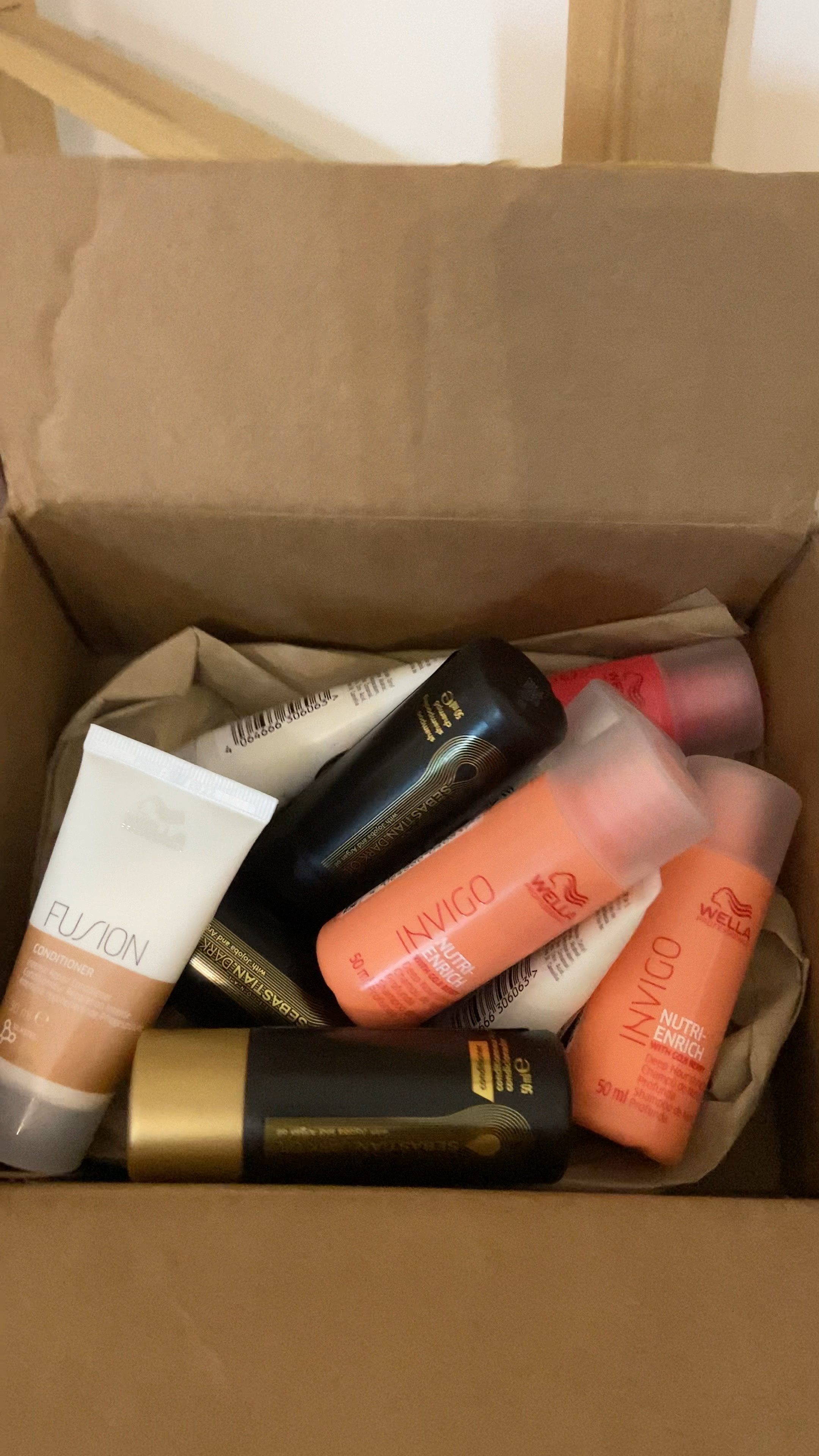 10 miniaturas Wella, professional Sebastian dark oil + 4 de brindes por R$149,90 usando o cupom 🏷️10MINIS (fora da oferta cada um custa entre 49,90 a 50,90) no link 👇🏼 Válido por algumas horas, esgota muito rápido 

#LTKbeauty #LTKFind #LTKbrasil