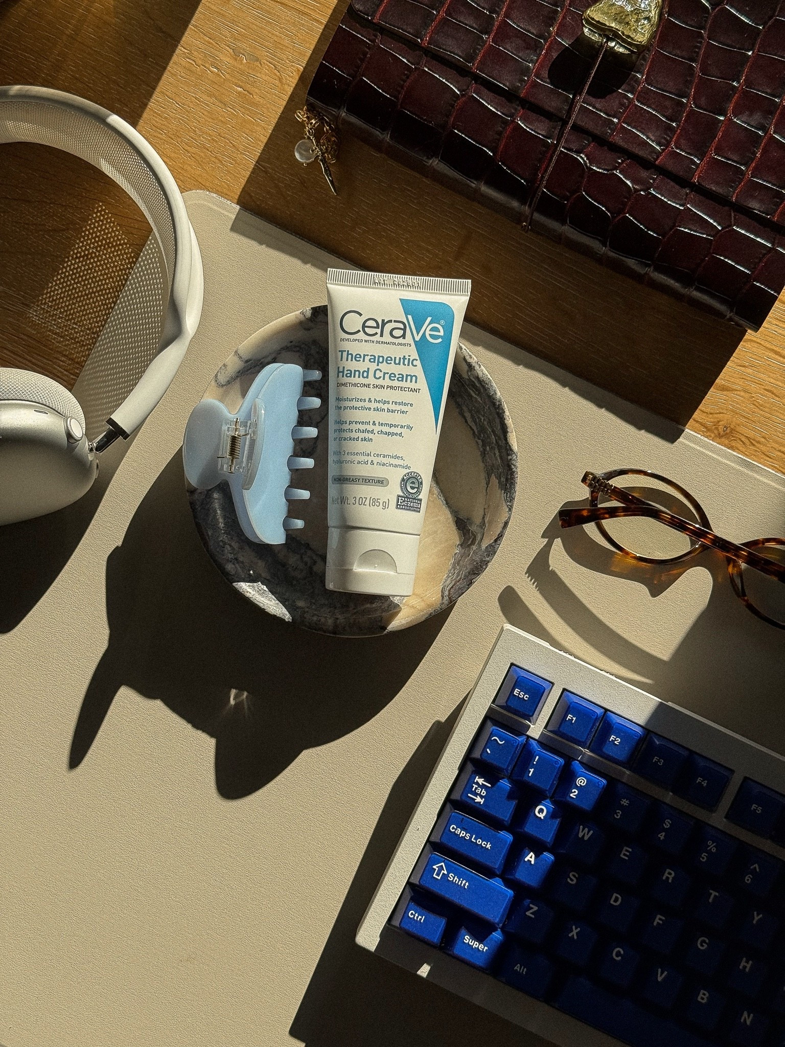 #ad My desk essential for keeping my hands moisturized throughout the workday 🤍 @target @CeraVe #TargetPartner #ceravepartner #CeraVeAtTarget

CeraVe Therapeutic Hand Cream, hand cream, dry hands, moisturizing hand cream, desk essentials, work from home essentials, Target skincare, CeraVe skincare, everyday skincare essential

#LTKHome #LTKBeauty #LTKselfcare
