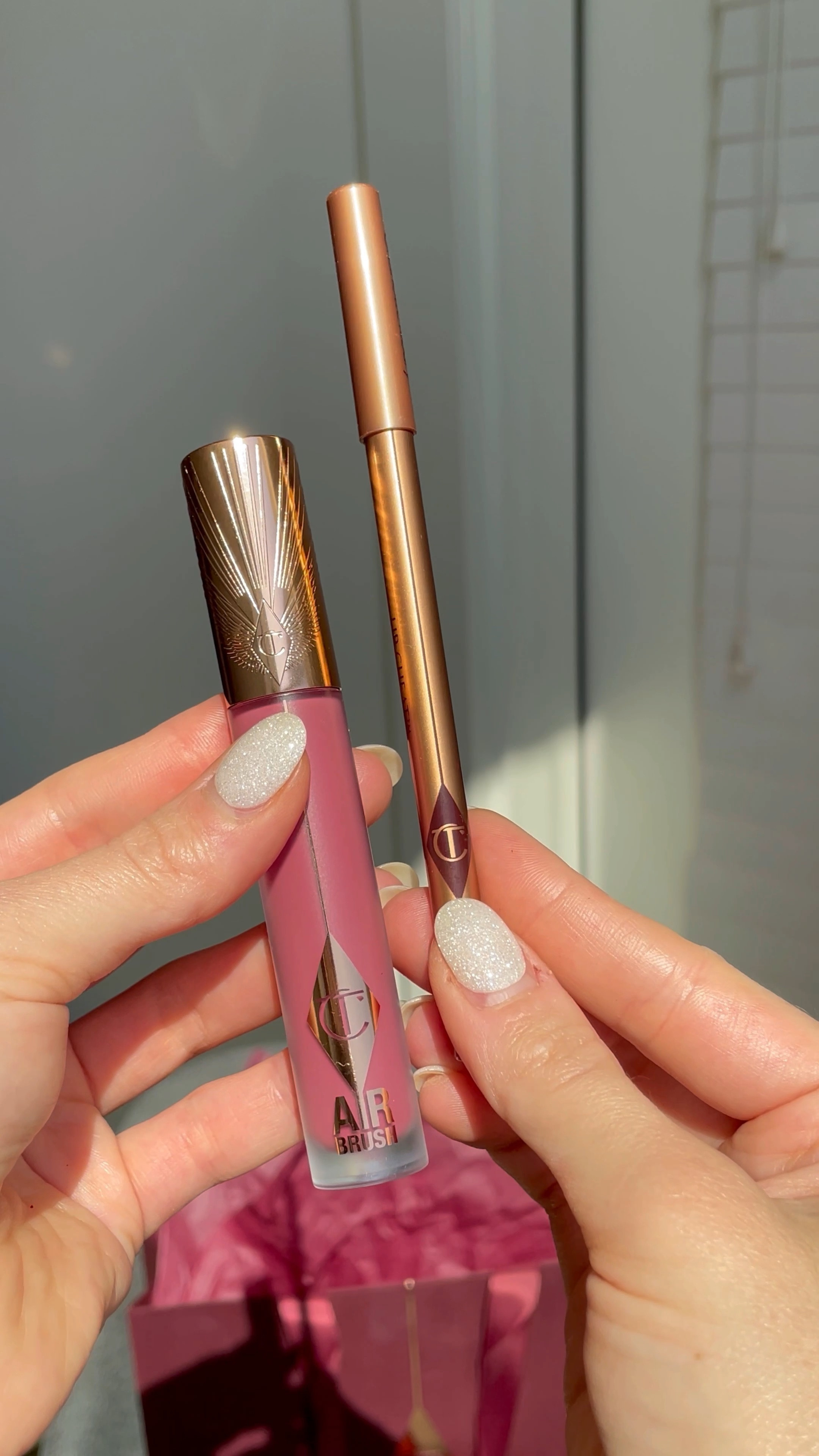 Charlotte Tilbury Lip Combo! Playing with @charlottetilbury’s new Lip Blurs!💋✨ These are gorgeous and the formula is so comfortable on the lips! I used shade Supersize Me in the Lip Cheat Liner and shade Rose Blur in the Air Brush Lip Blurs. The prettiest combo!
I have the entire shade range so let me know if you want to see any others.🤍