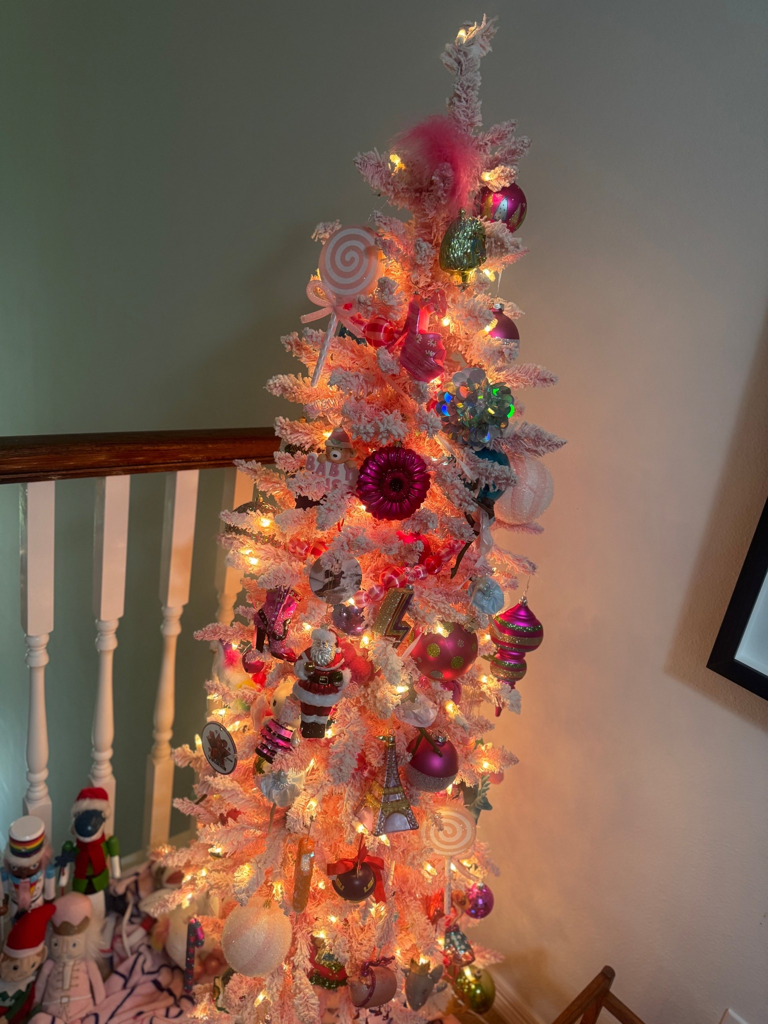 Pink tree is back up. 💕

#LTKHoliday #LTKGiftGuide #LTKmomlife