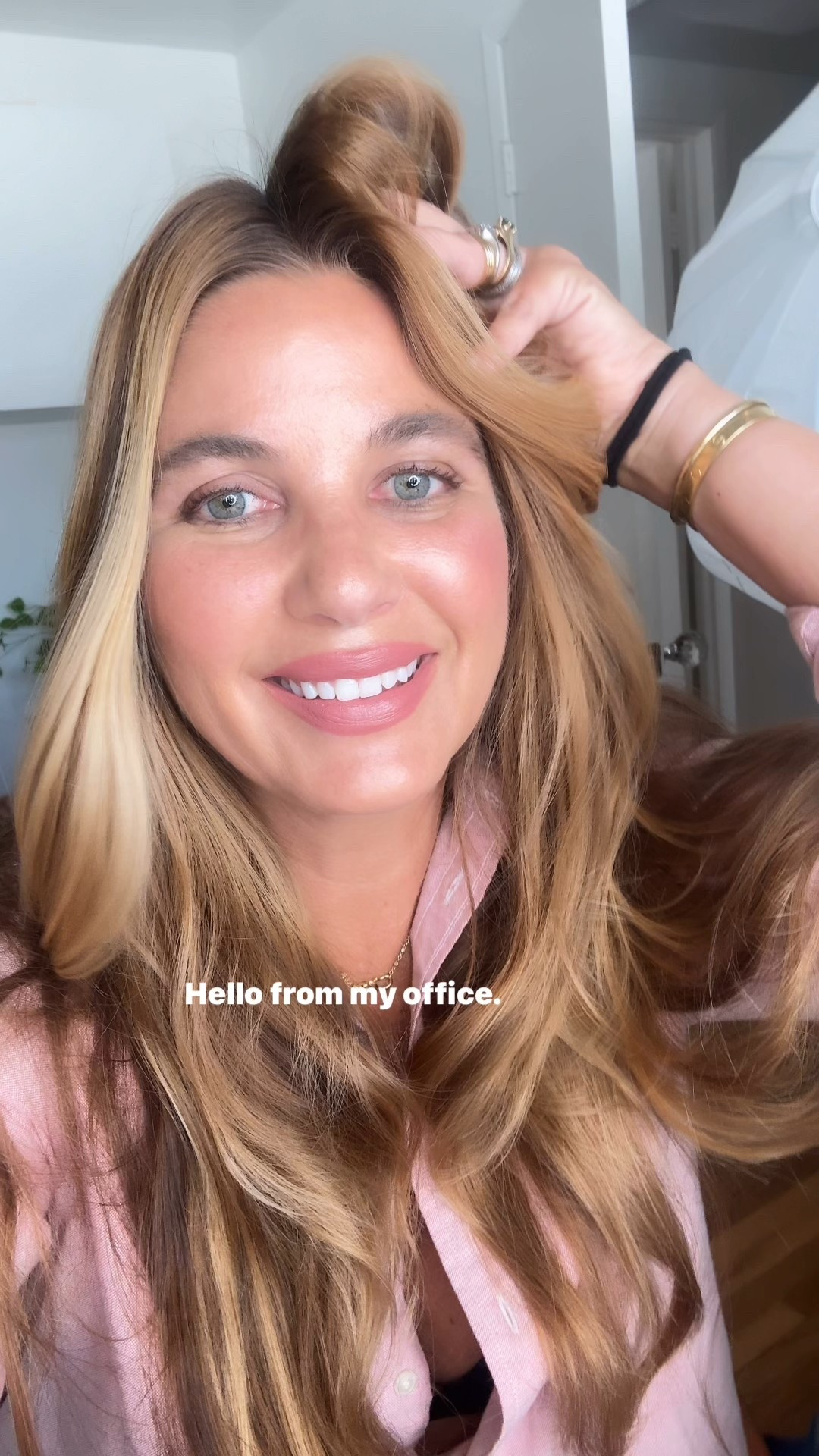 The love I have for this palette! Pure luxury and pure utility at the same time… Catch me on QVC tonight at 6:30 PT / 9:30 ET where I’ll be demonstrating it live on air!💞👓💋
Shirt: medium 
Lip: Armani 503 eccentrico 
Hair: Sea Glass + T3 hot rollers 
#LTKdayinmylife #LTKBeauty #LTKgrwm