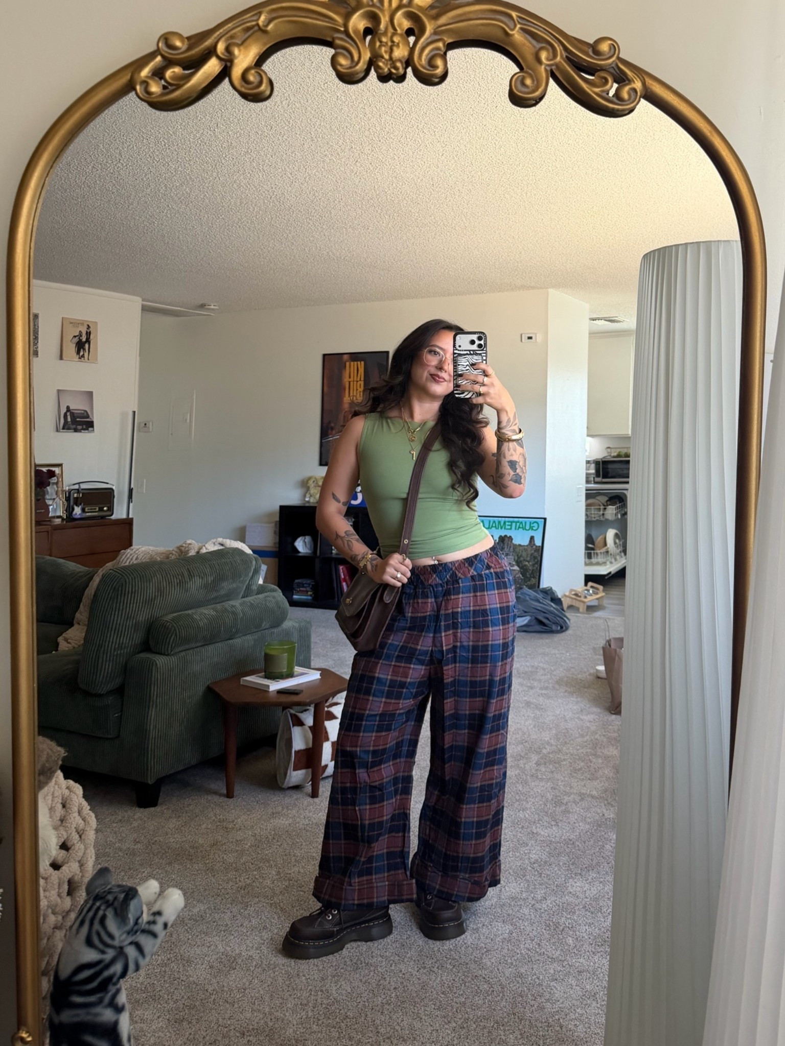 vtg coach bag, pants from free label 🤍

#LTKSeasonal #LTKootd