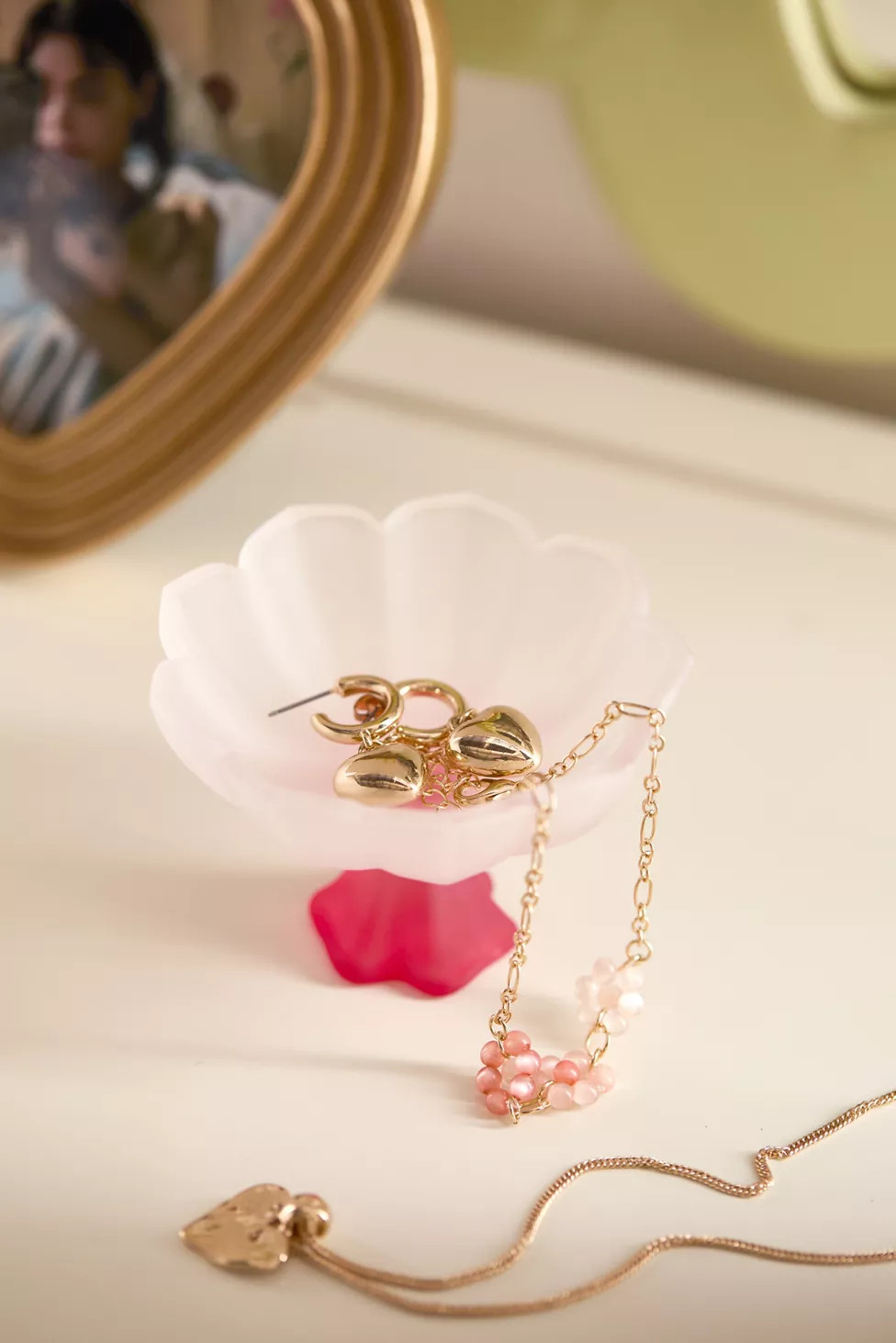 Flower Pedestal Catch-All Dish | Urban Outfitters (US and RoW)