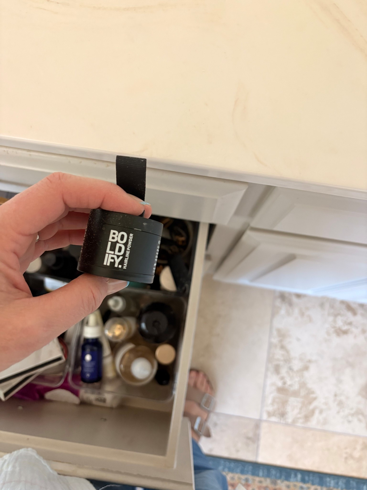 Gray hair hates see me comingg

#LTKOver40 #LTKStyleTip