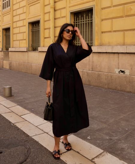 Navy wrap dress minimal

#LTKeurope