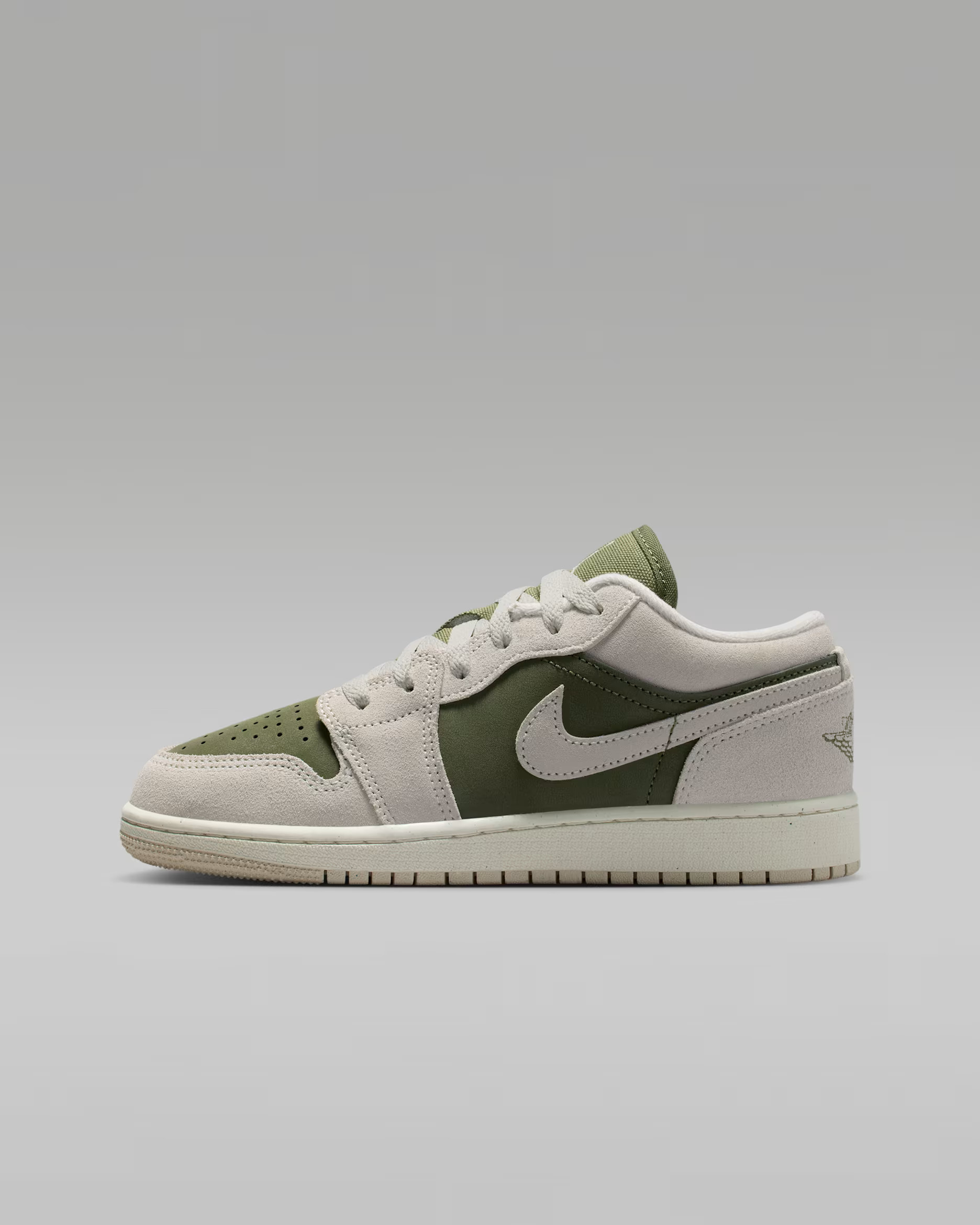 Air Jordan 1 Low SE Big Kids' Shoes | Nike (US)