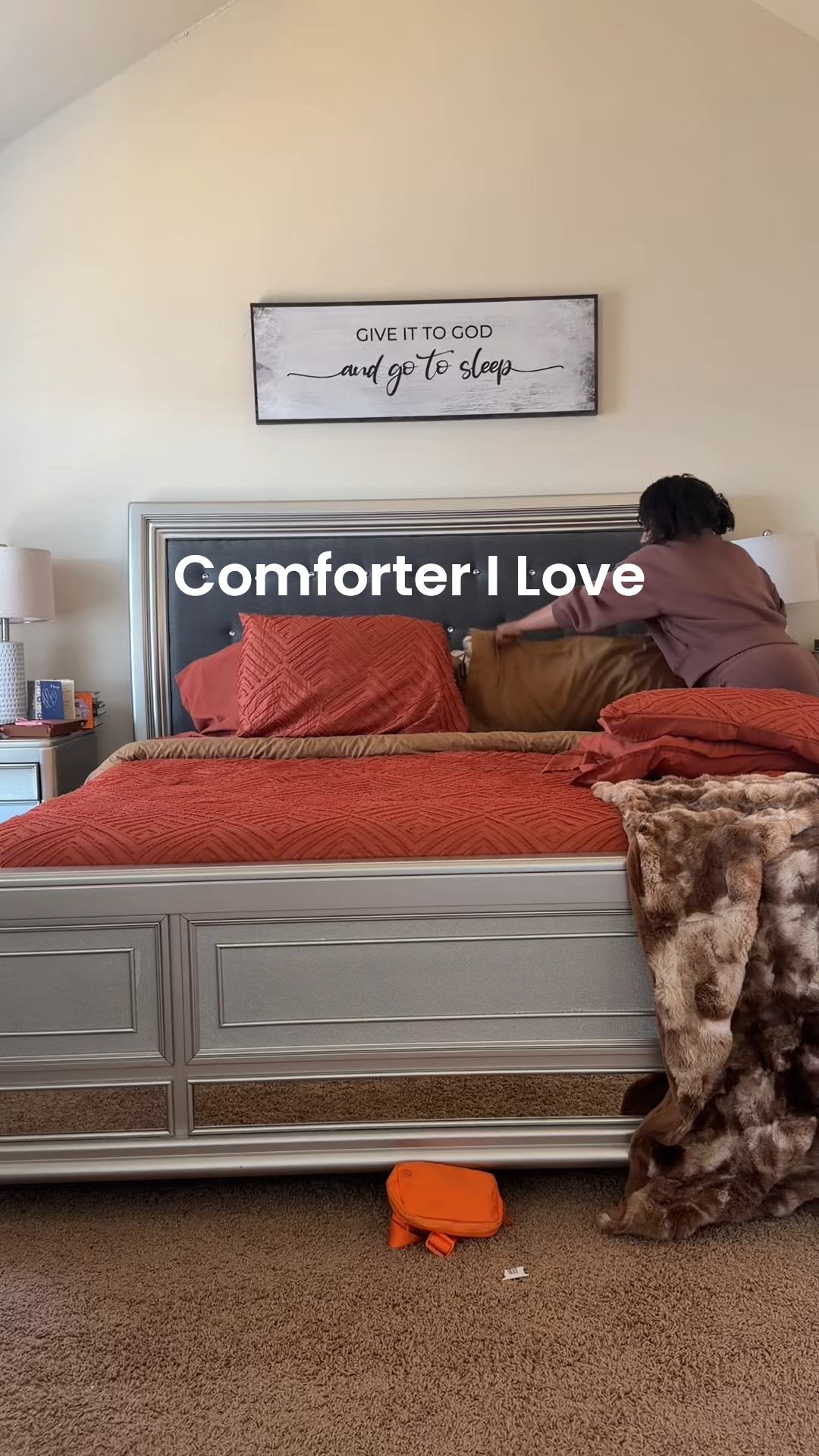 This comfywr is the statement piece in the bedroom. I love how vibrant and soft it is! My husband even likes the color too 

#LTKmorningroutine #LTKHome #LTKmomlife