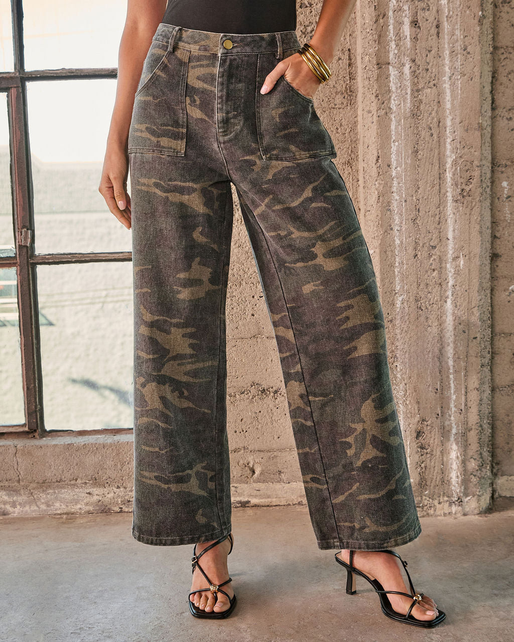 Polished Combat Straight Leg Camo Print Jeans Camo / XL | VICI