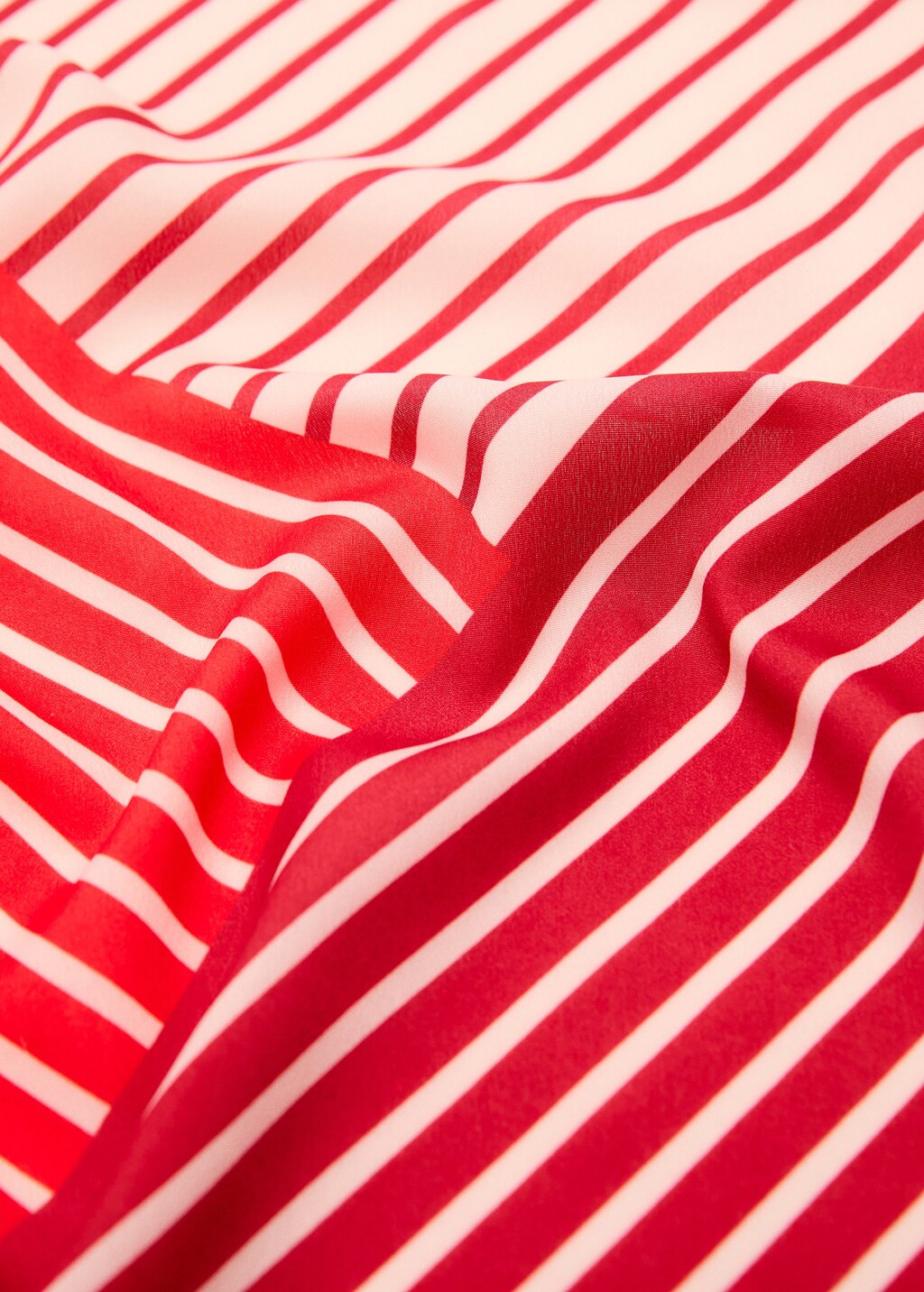 Abstract stripe-print scarf - Women | MANGO USA | Mango (US/MX/AU)