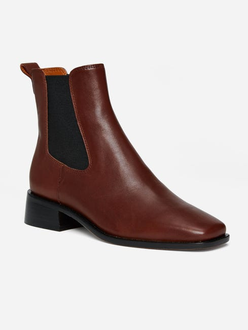 Tamie Leather Chelsea Boots | J.McLaughlin