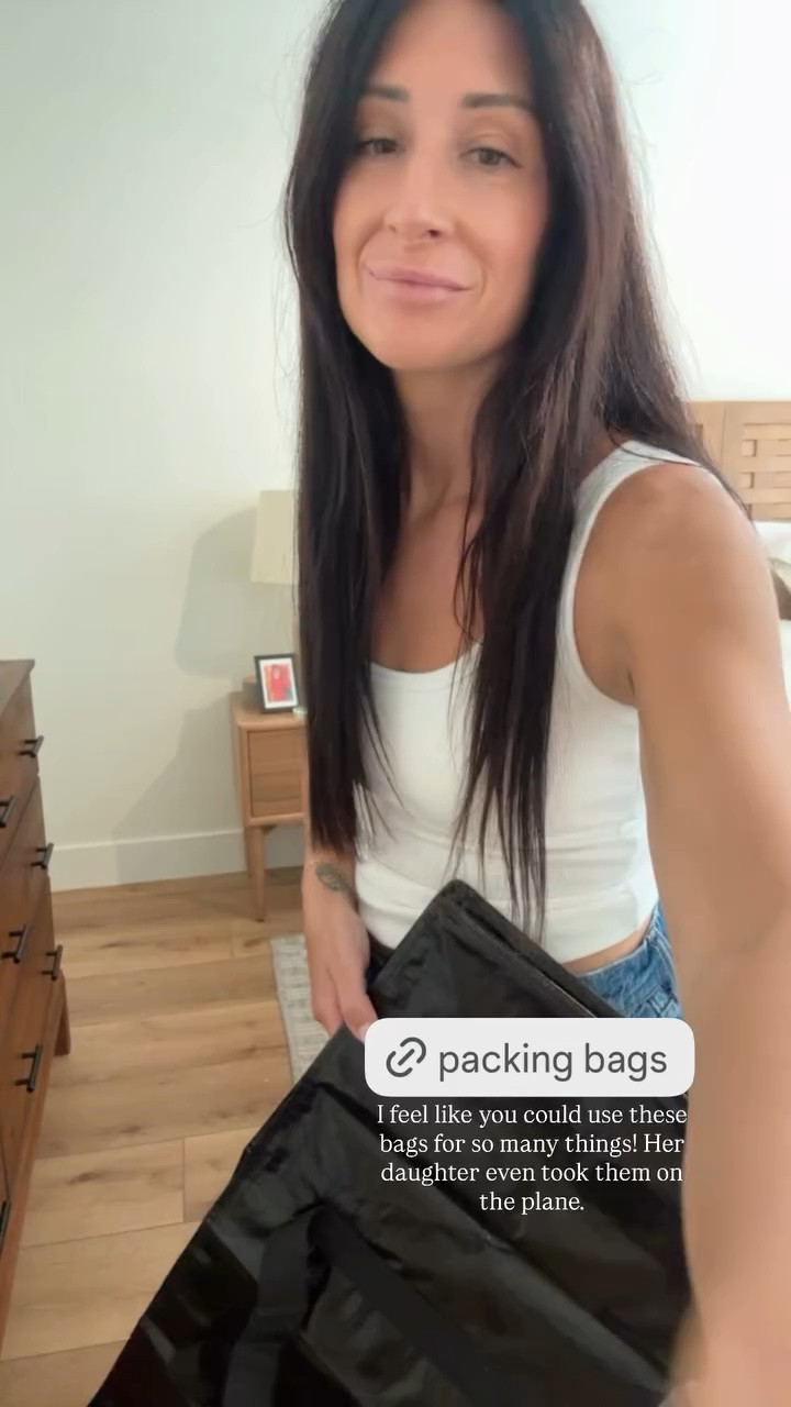 I feel like you could use these bags for so many things! Her daughter even took them on the plane.