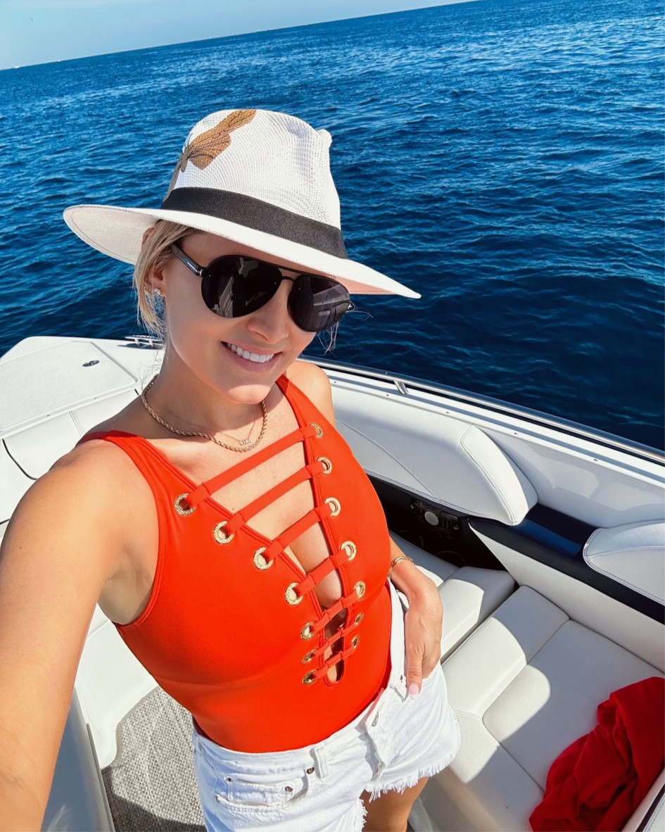 Obsessed with this one piece swim look! Wore it on a boat day and loved it! Super supportive and flattering!
#Onepieceswim #swimsuit #swim2023

#LTKFind #LTKstyletip #LTKswim