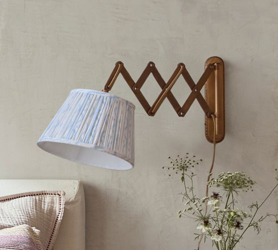 Lark Extending Wall Sconce | GreenRow