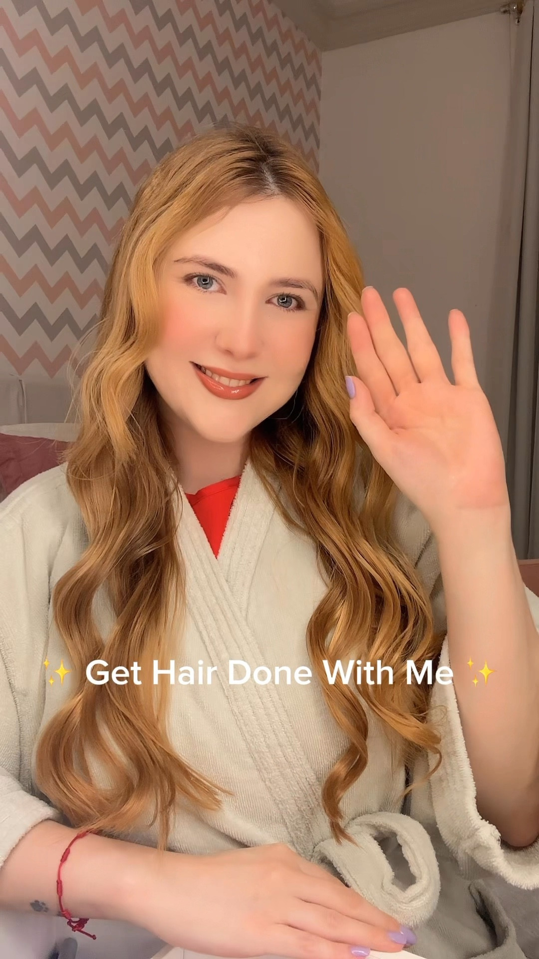 Passo a passo de como modelo meu cabelo:
Passo 1: spray glow shine para proteger os fios do calor.

Passo 2: modelador de cachos 

Passo 3: Óleo de cabelo

Passo 4: escova para abrir os cachos

#tangleteezer #cabelo #modeladordecachos #kerastase #glowshine #brae 

#LTKbrasil #LTKVideo #LTKbeauty