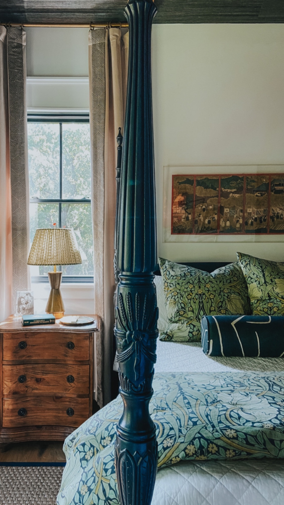 Big fan of this William Morris print!  I’ve had this duvet and shams for 3 years now, and I’m still not tired of it! 🖤
#ourseventhhouse

#LTKhome