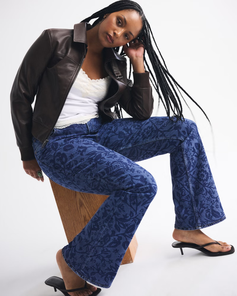 Curve Love Mid Rise Bootcut Jean | Abercrombie & Fitch (US)