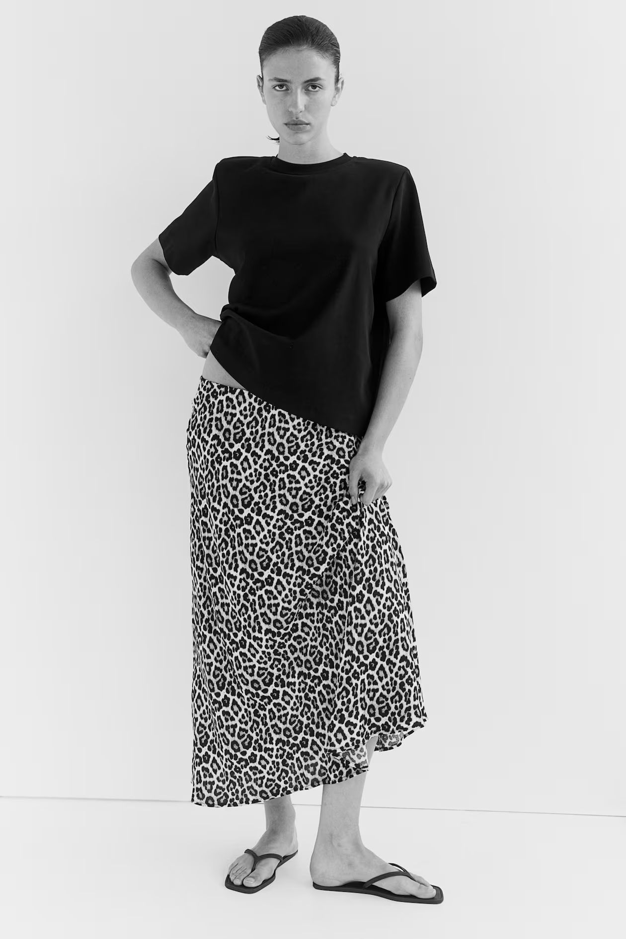 Viscose crêpe skirt | H&M (UK, MY, IN, SG, PH, TW, HK)