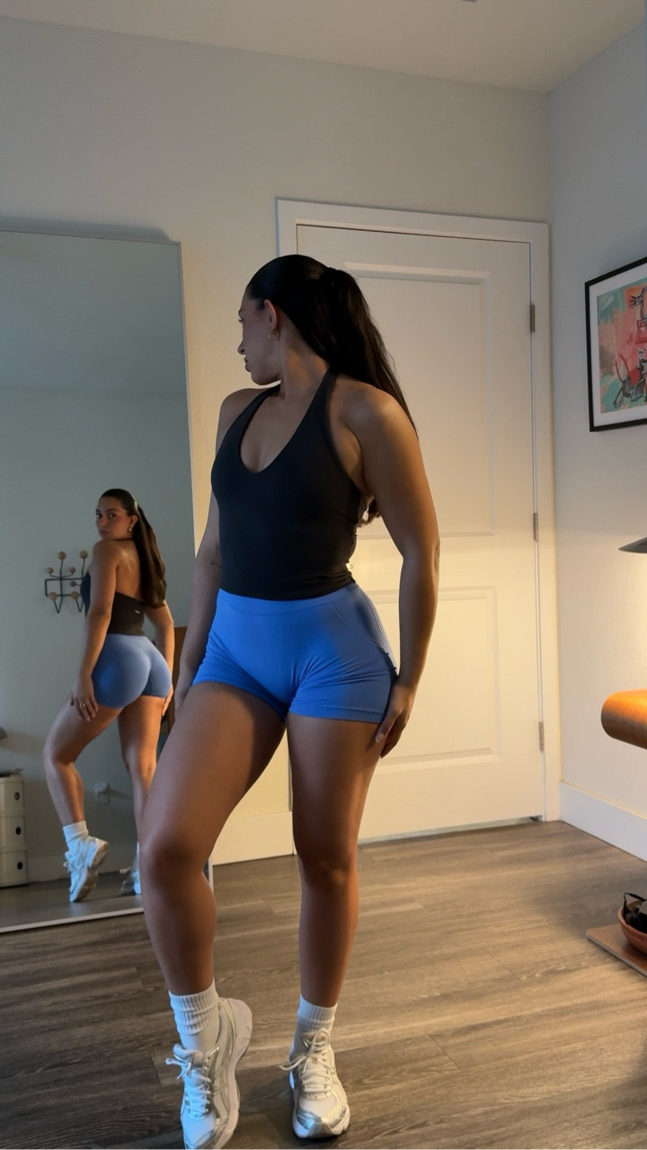 heavy weight, low volume lower body day 🫐 
gym hopping w/ @jacked.rabbit code FABIANA25

tbh lower body days usually look a little different but yesterday I went to the gym, did hip thrusts and left because i just wasn’t feeling it... and that’s life! so now we’re back. 

#gym #Fitness #cute #oneractive #wellness #lifting #legday