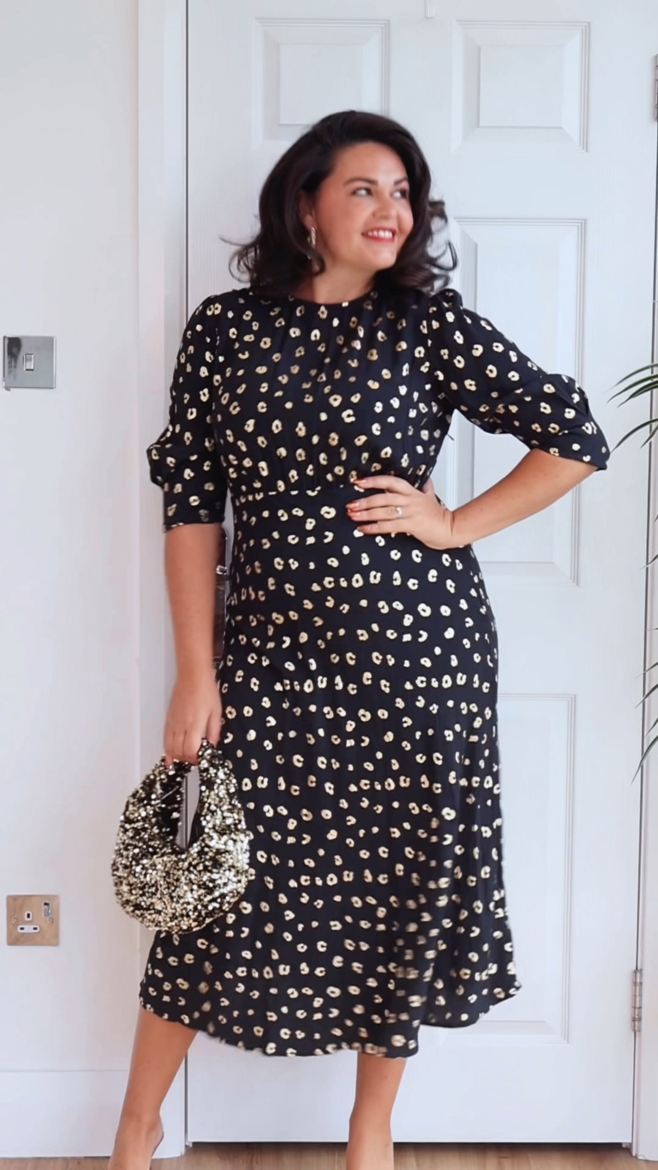 Time to party ! It’s approaching sparkle season and I’m here for it! I love this Marks & Spencer gold foil leopard print midi dress.  It has a fabulous figure flattering shape.  Oh and the bag! Well I got the bag because I’m a magpie and like anything shiny ✨ 

#LTKuk #LTKpartywear #LTKmidsize