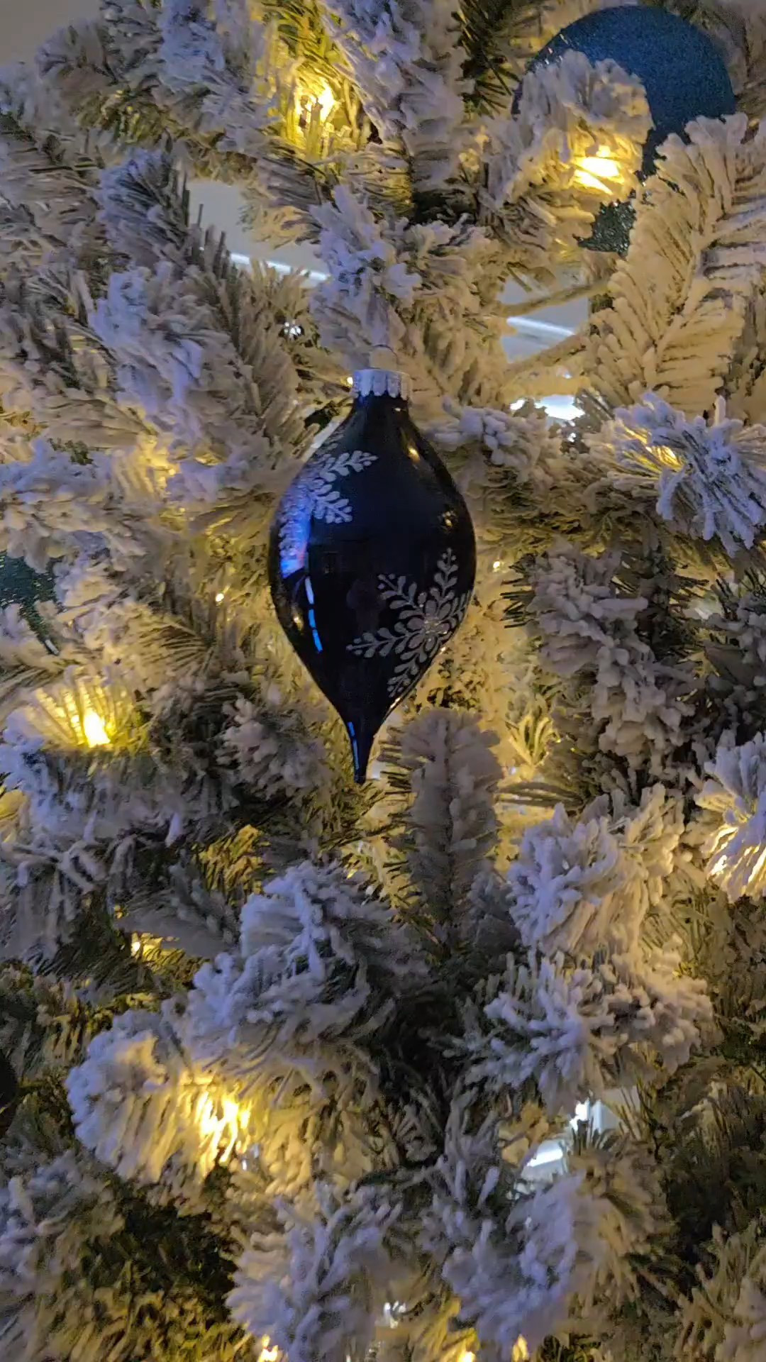 It's that time again...🎄 And you know our family loves @kingofchristmas! How many of you already have your Christmas tree up?#kingofchristmas #ad #gifted #christmasdecoratingideas #christmasdecorinspo #christmastreeideas #christmastreedecorating #holidayinspiration 

#LTKGiftGuide #LTKHoliday #LTKSeasonal